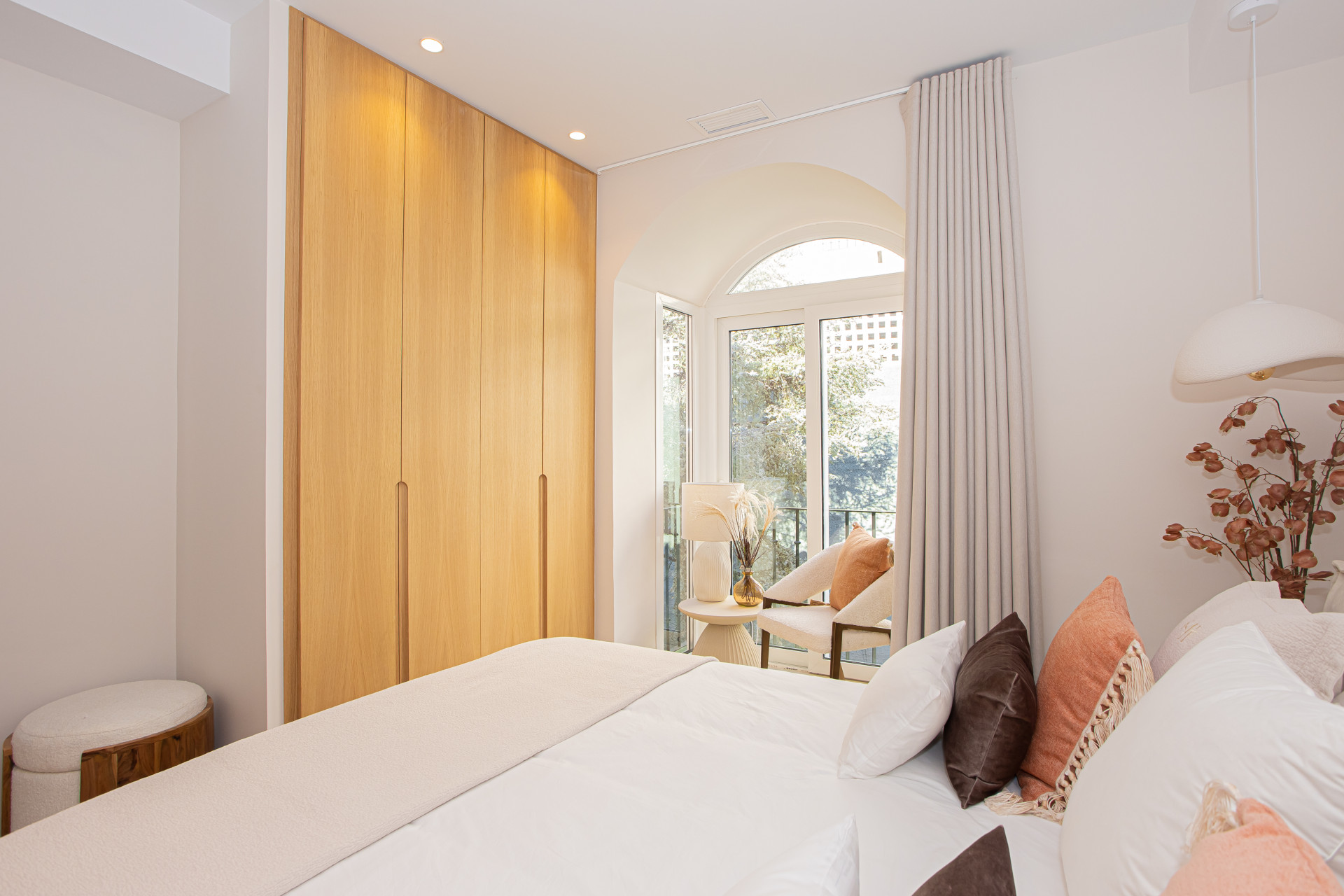 Aloha Garden — Fully Renovated 4-Bedroom Duplex Penthouse · Photo 17