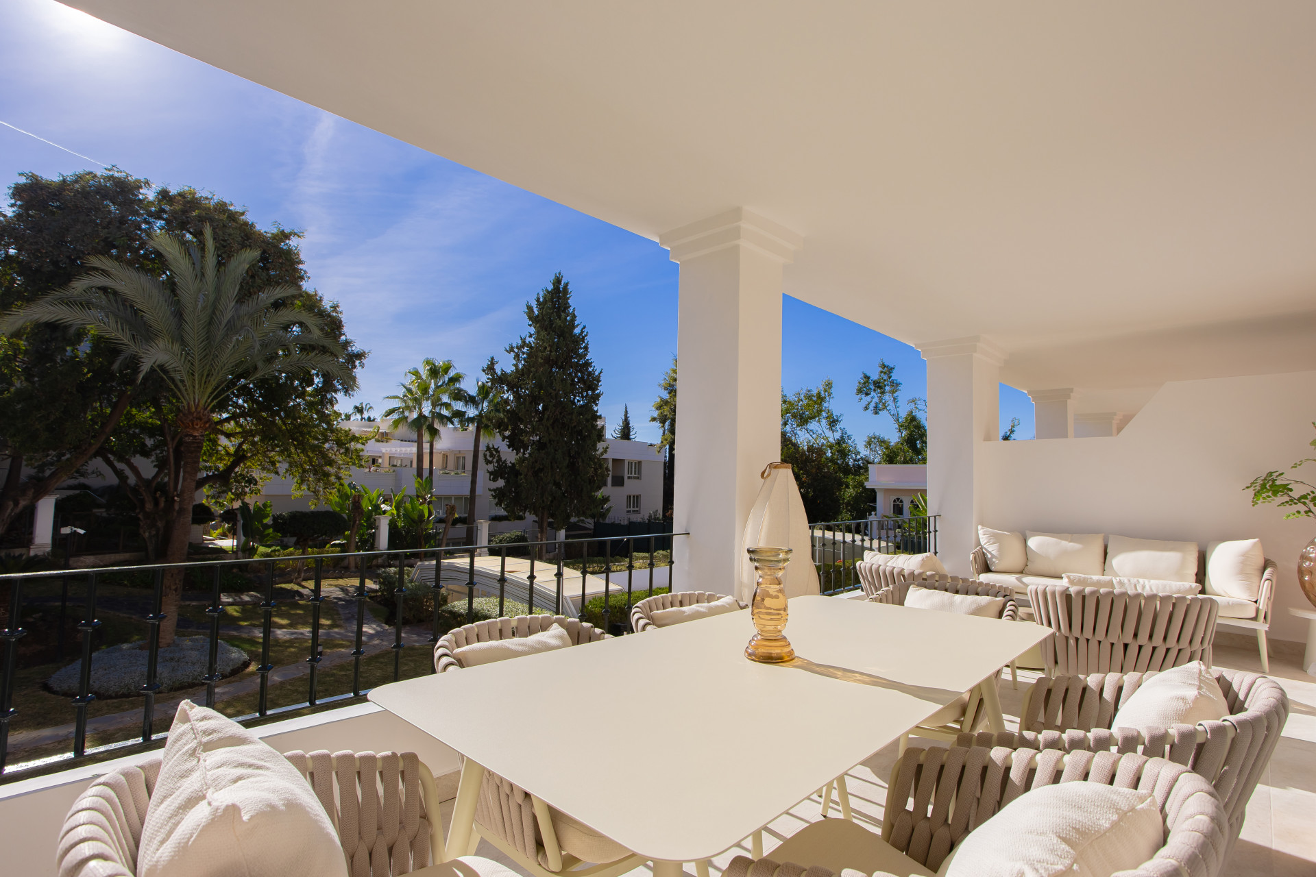 Aloha Garden — Fully Renovated 4-Bedroom Duplex Penthouse · Photo 14