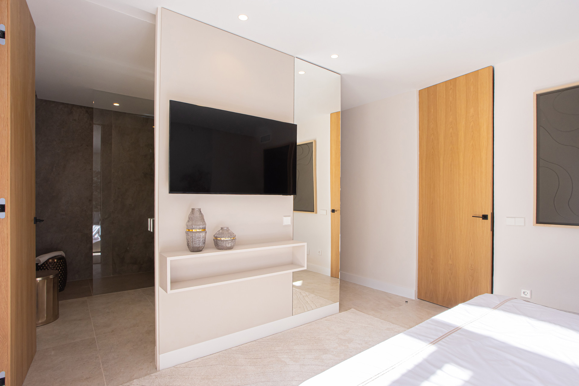 Aloha Garden — Fully Renovated 4-Bedroom Duplex Penthouse · Photo 32