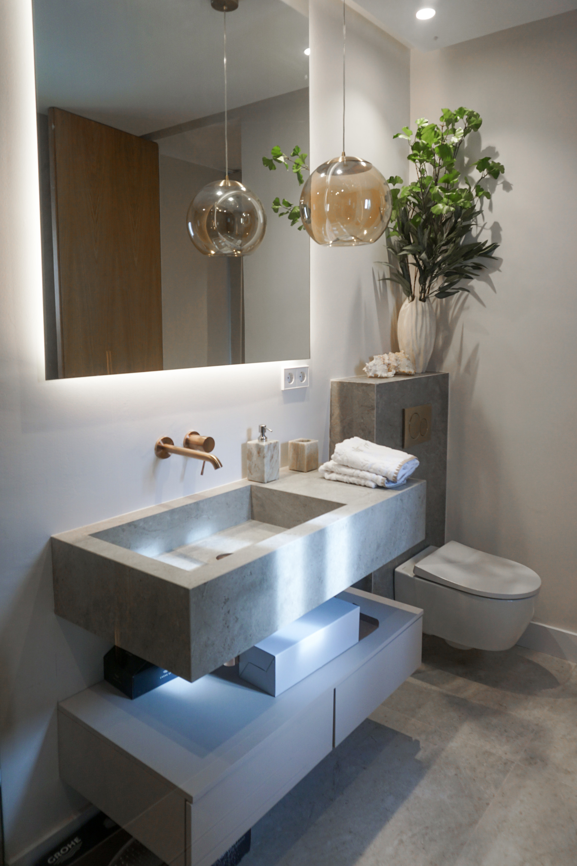Aloha Garden — Fully Renovated 4-Bedroom Duplex Penthouse · Photo 40