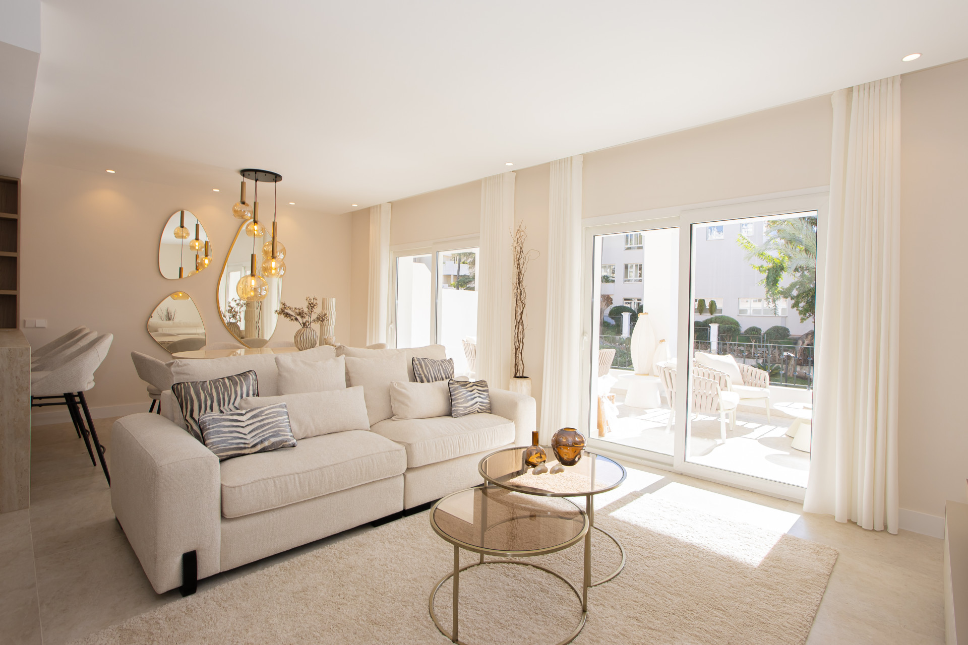 Aloha Garden — Fully Renovated 4-Bedroom Duplex Penthouse · Photo 10