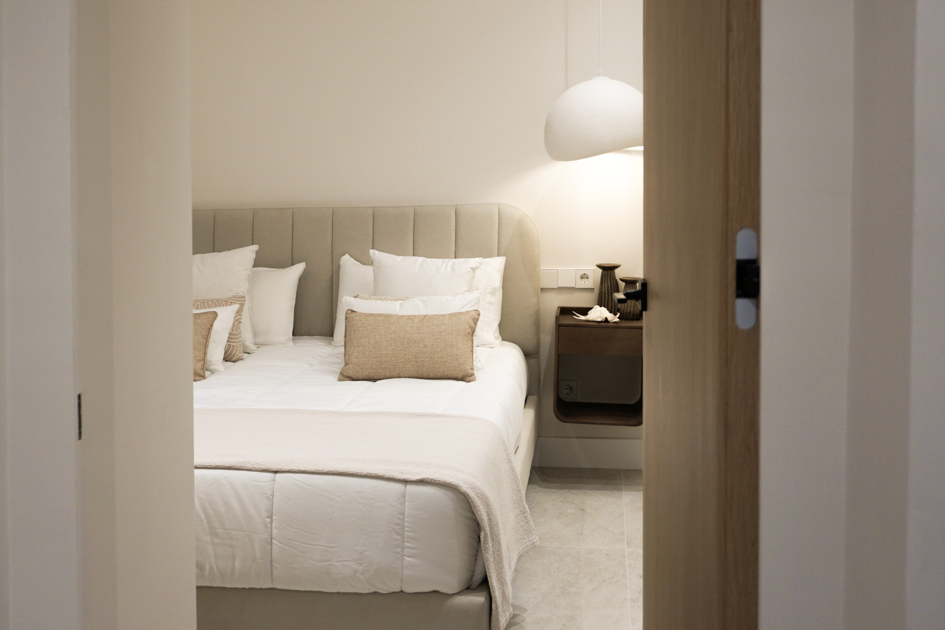Aloha Garden — Fully Renovated 4-Bedroom Duplex Penthouse · Photo 39