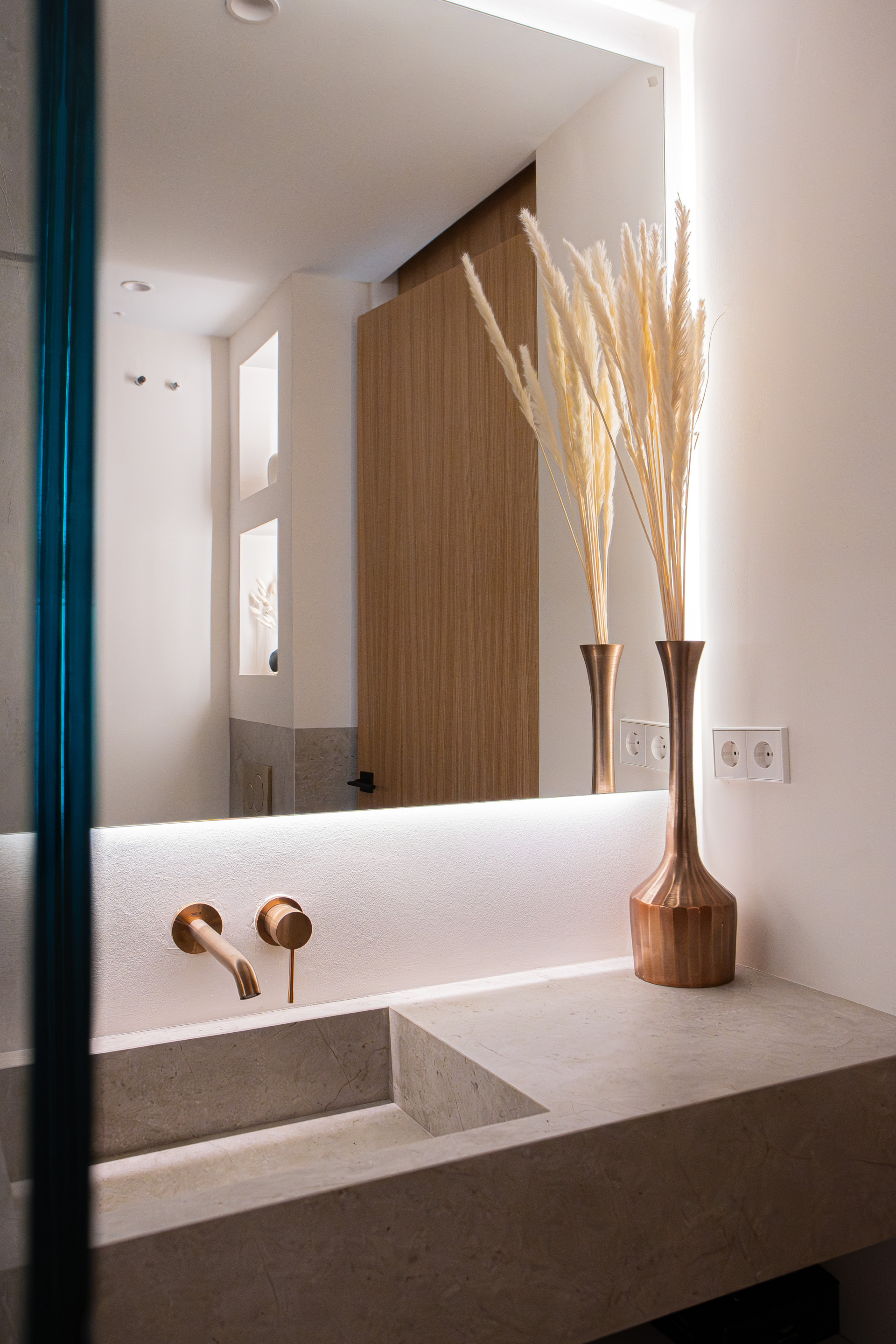 Aloha Garden — Fully Renovated 4-Bedroom Duplex Penthouse · Photo 21
