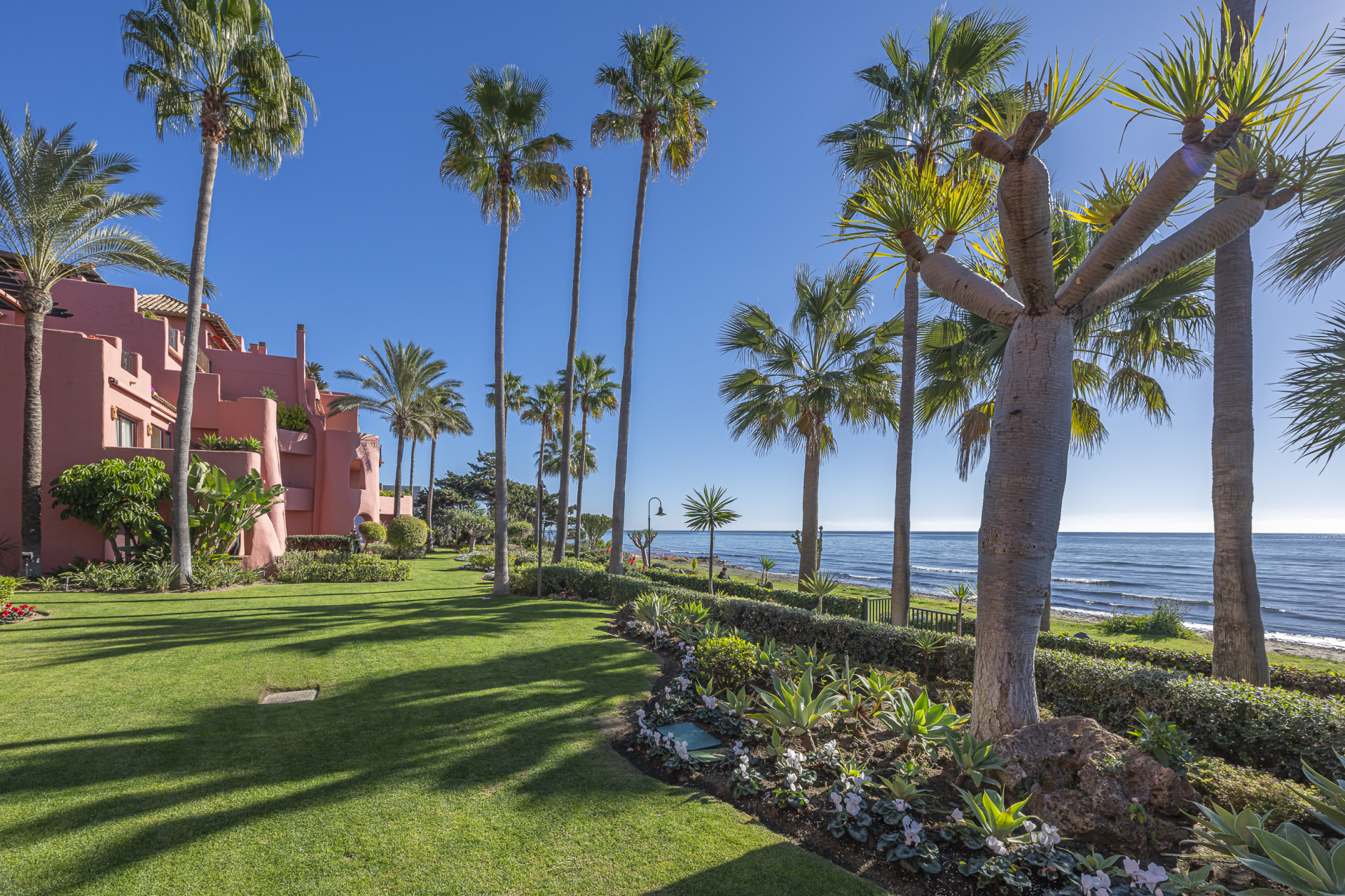 GROUND FLOOR APARTMENT - LUXURY - ESTEPONA · Photo 20