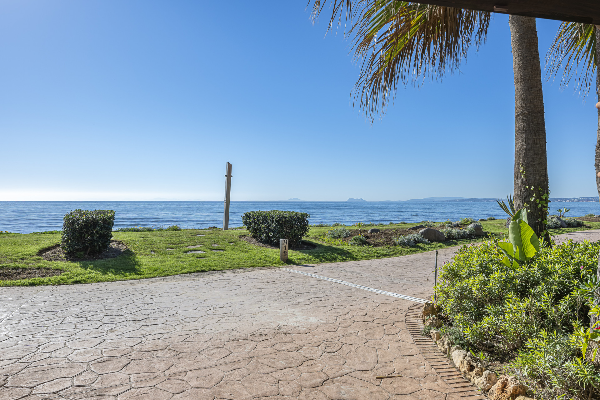 GROUND FLOOR APARTMENT - LUXURY - ESTEPONA · Photo 18
