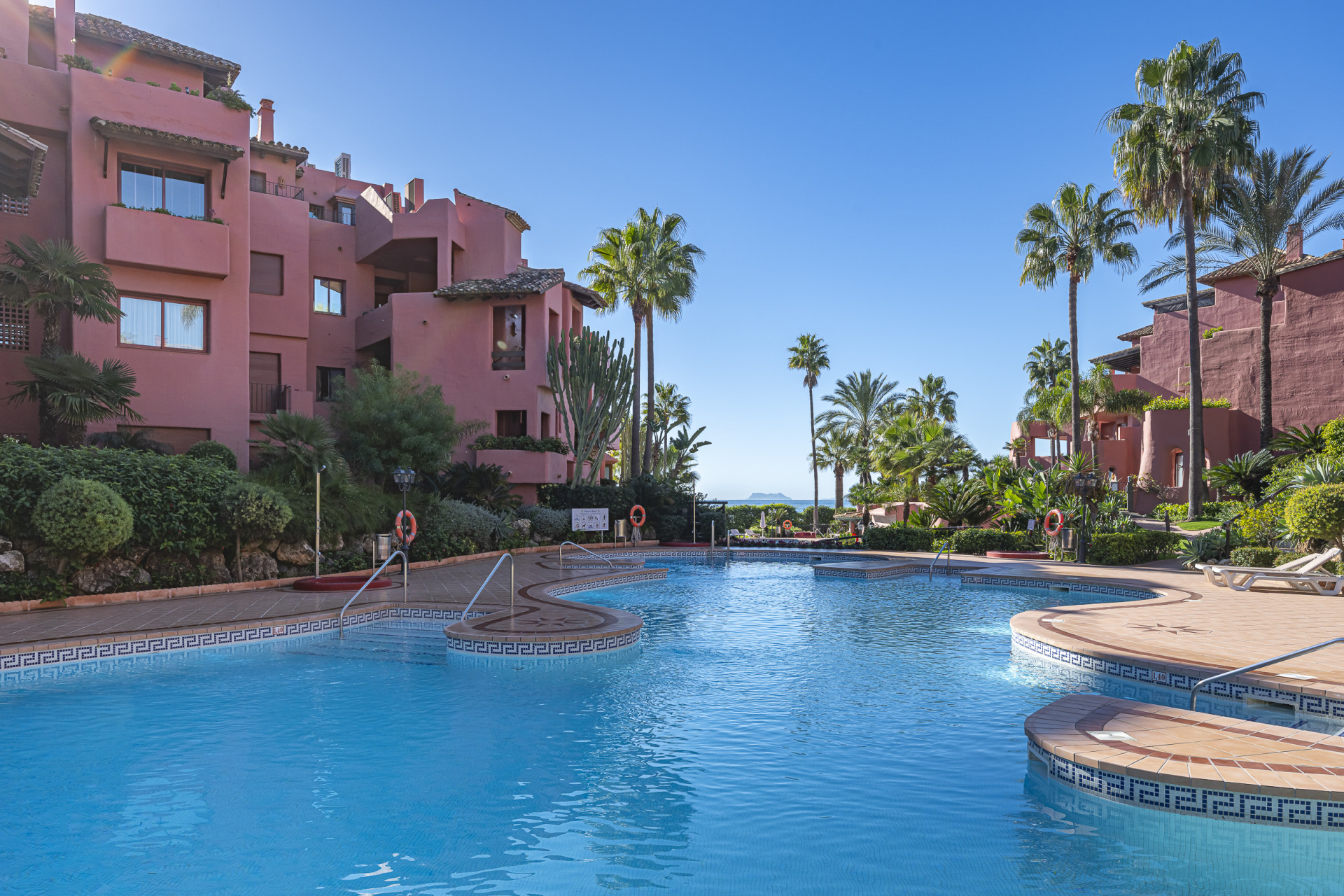 GROUND FLOOR APARTMENT - LUXURY - ESTEPONA · Photo 28