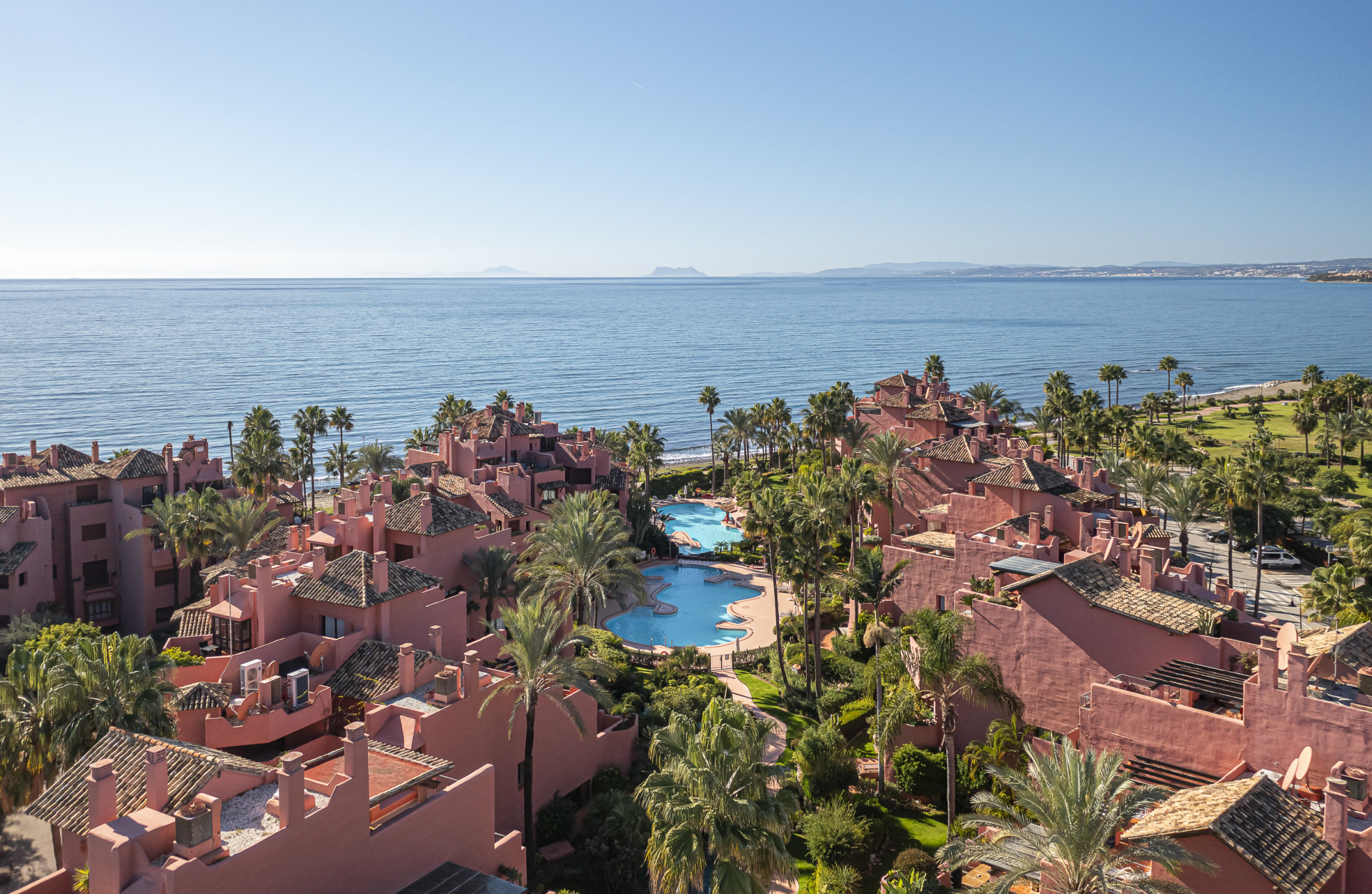 GROUND FLOOR APARTMENT - LUXURY - ESTEPONA · Photo 22