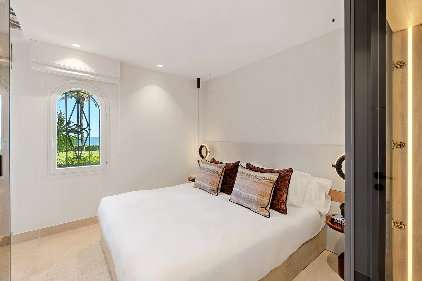 GROUND FLOOR APARTMENT IN ESTEPONA - LUXURY · Photo 12