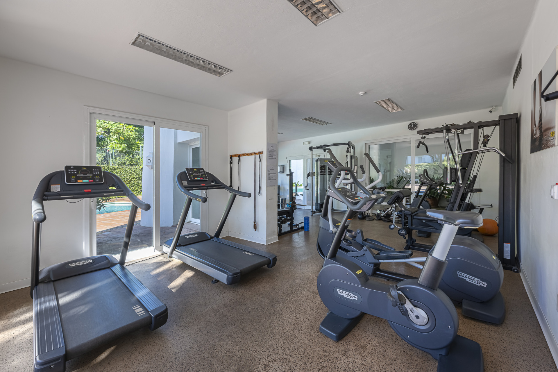 GROUND FLOOR APARTMENT IN ESTEPONA - LUXURY · Photo 25