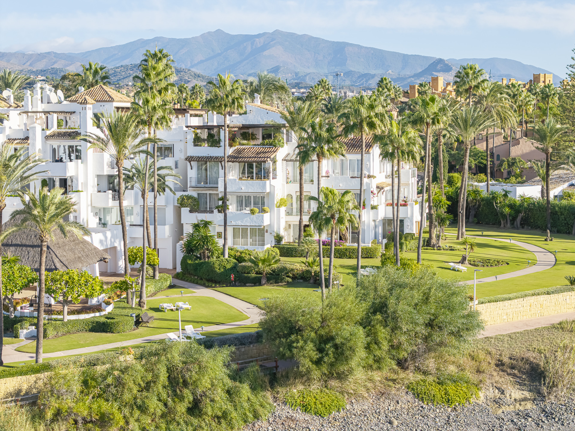GROUND FLOOR APARTMENT IN ESTEPONA - LUXURY · Photo 15
