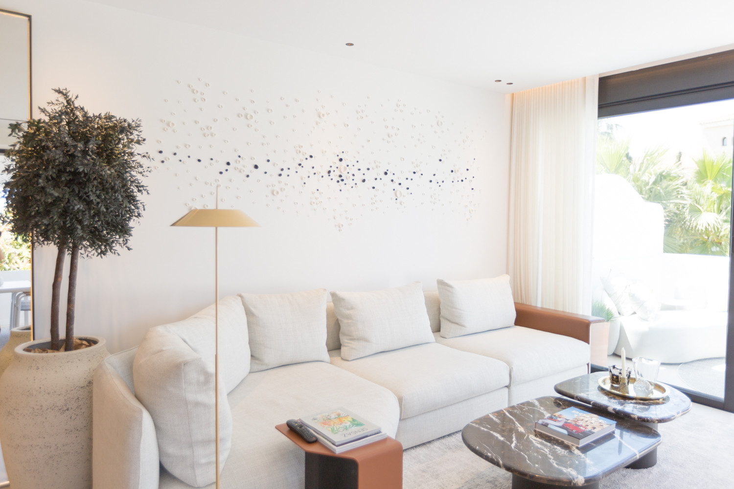 Duplex fully renovated on second line beach in Puerto Banus · Photo 12