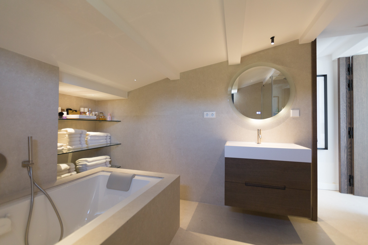 Duplex fully renovated on second line beach in Puerto Banus · Photo 41