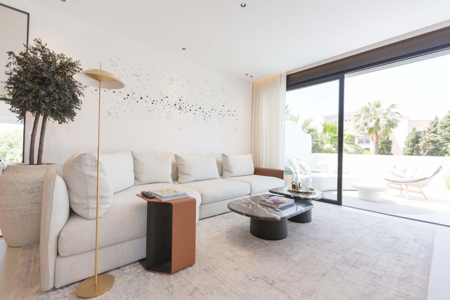 Duplex fully renovated on second line beach in Puerto Banus · Photo 13