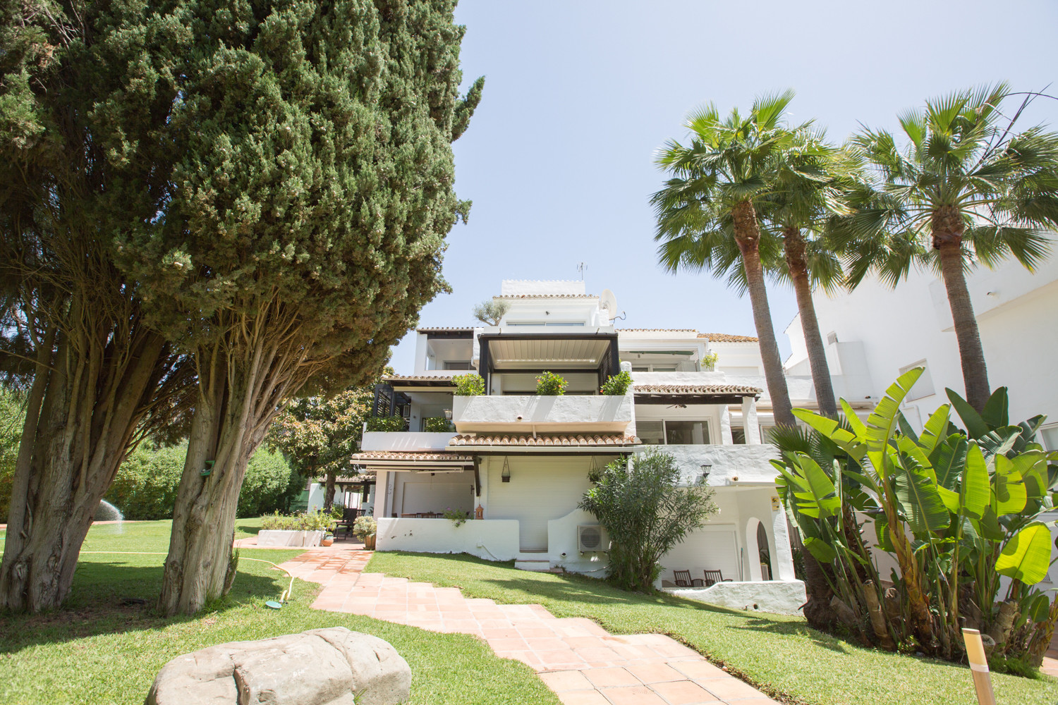 Duplex fully renovated on second line beach in Puerto Banus · Photo 53