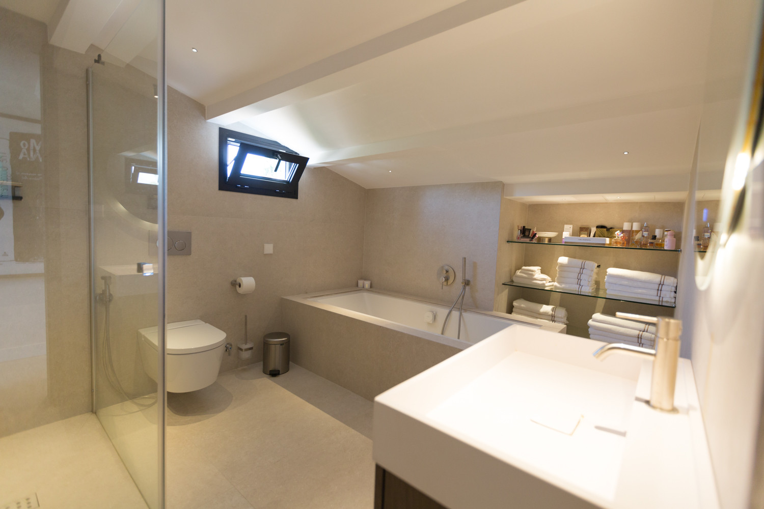 Duplex fully renovated on second line beach in Puerto Banus · Photo 40