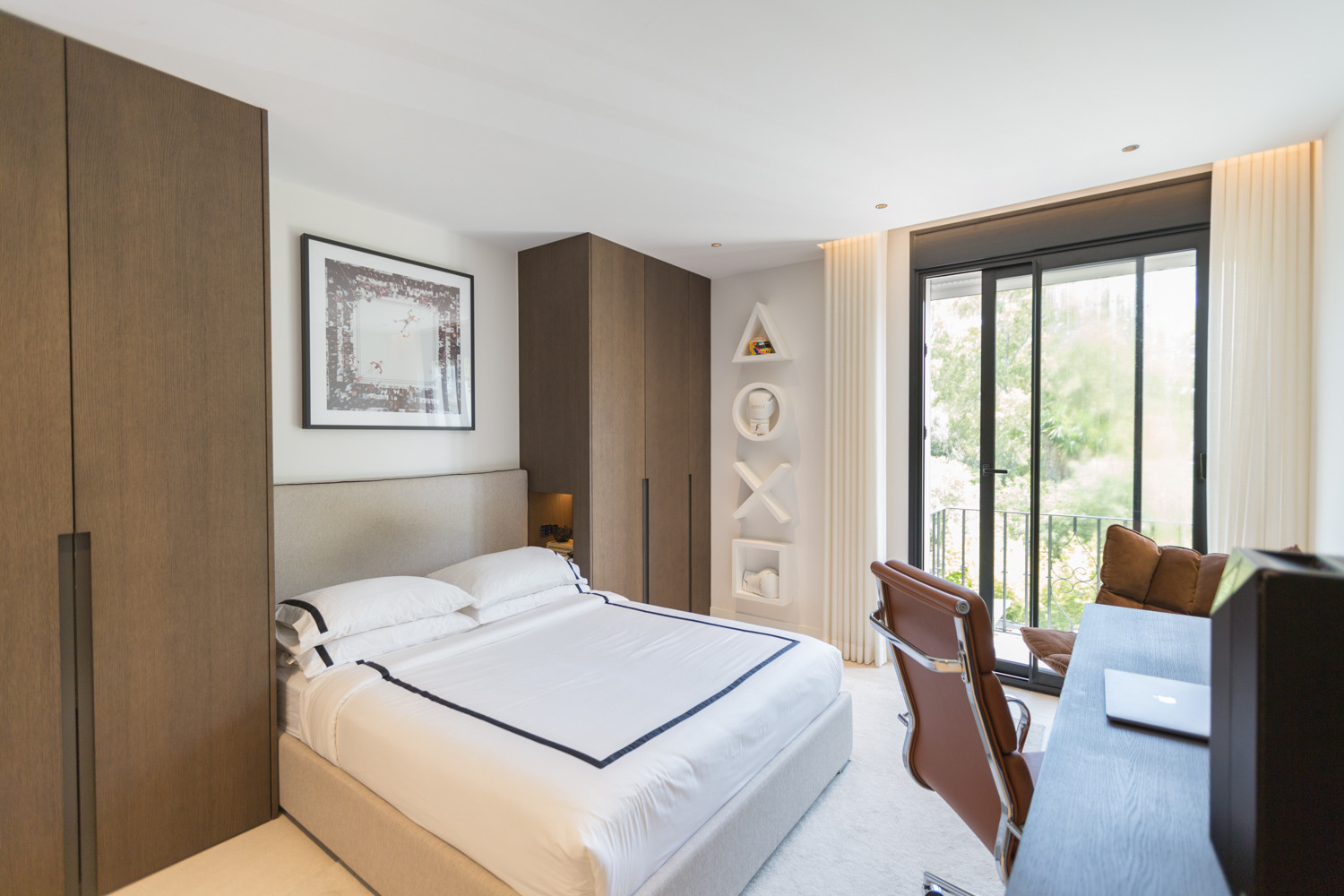 Duplex fully renovated on second line beach in Puerto Banus · Photo 28
