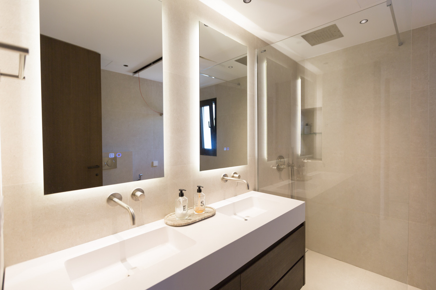 Duplex fully renovated on second line beach in Puerto Banus · Photo 26