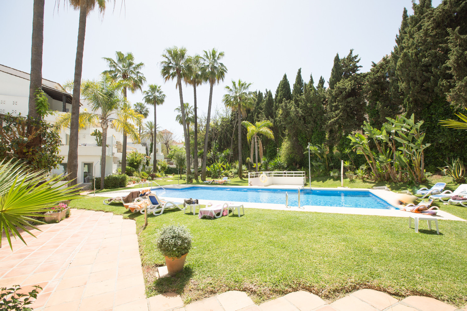 Duplex fully renovated on second line beach in Puerto Banus · Photo 51