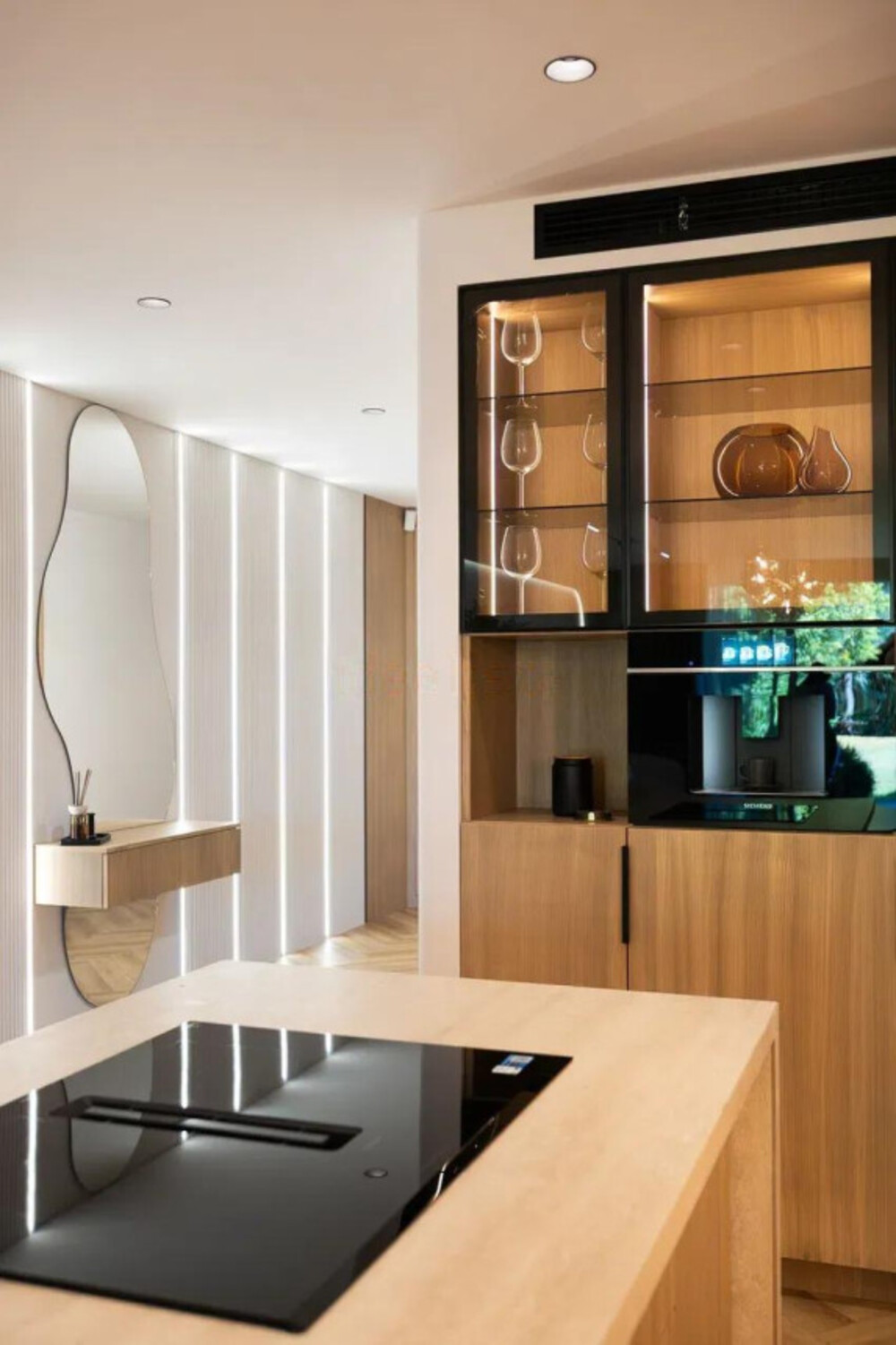 Sophisticated Ground-Floor Residence in Magna Marbella · Photo 9