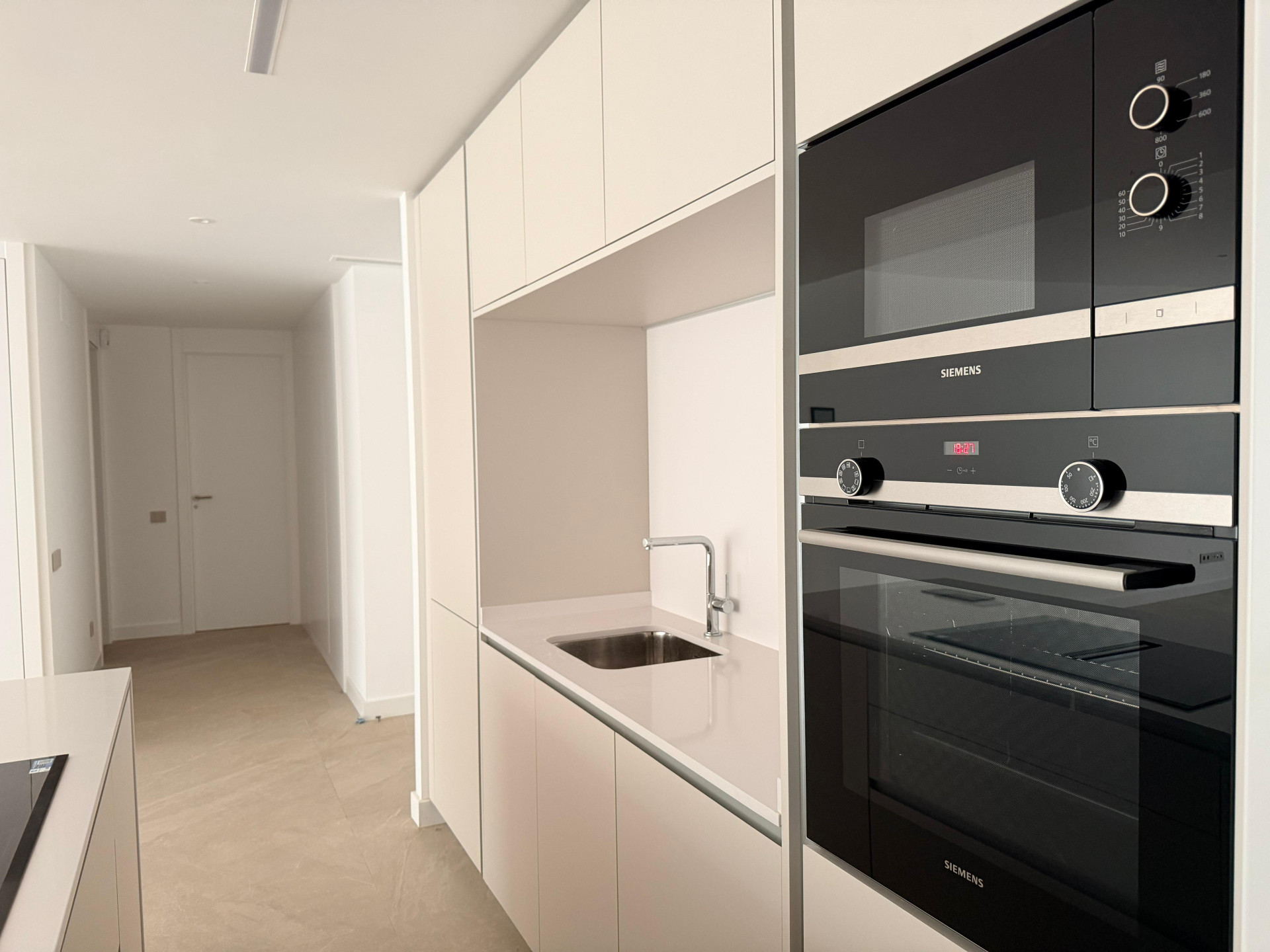 Brand-new property. Golf Views. Experience the perfect balance of privacy, light and lifestyle in Marbella · Photo 10