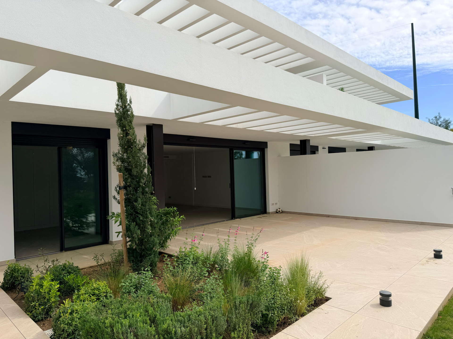 Brand-new property. Golf Views. Experience the perfect balance of privacy, light and lifestyle in Marbella · Photo 34