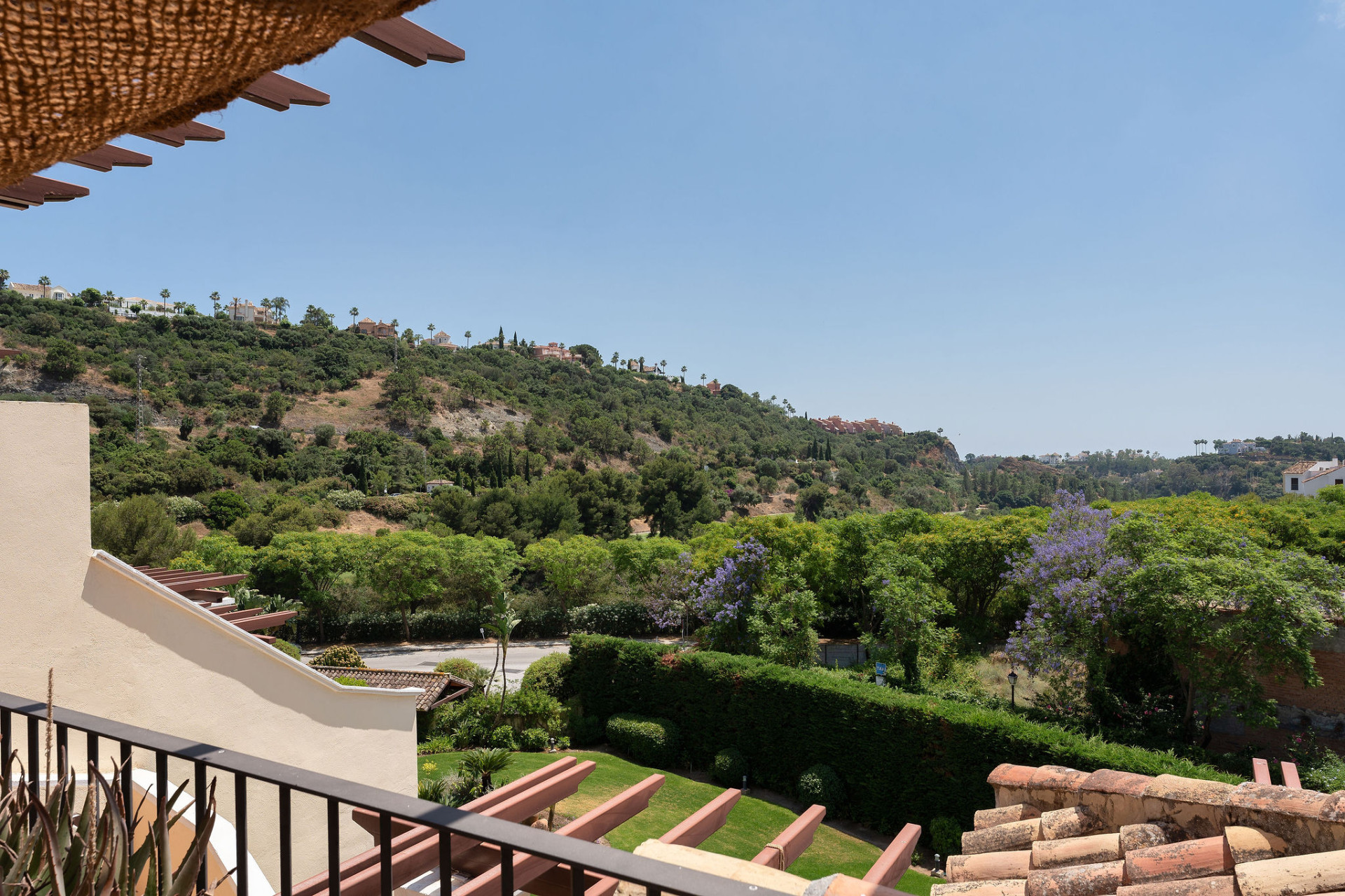 Welcome to this beautifully renovated penthouse offering bright, contemporary living in a tranquil Andalusian urbanization! · Photo 28