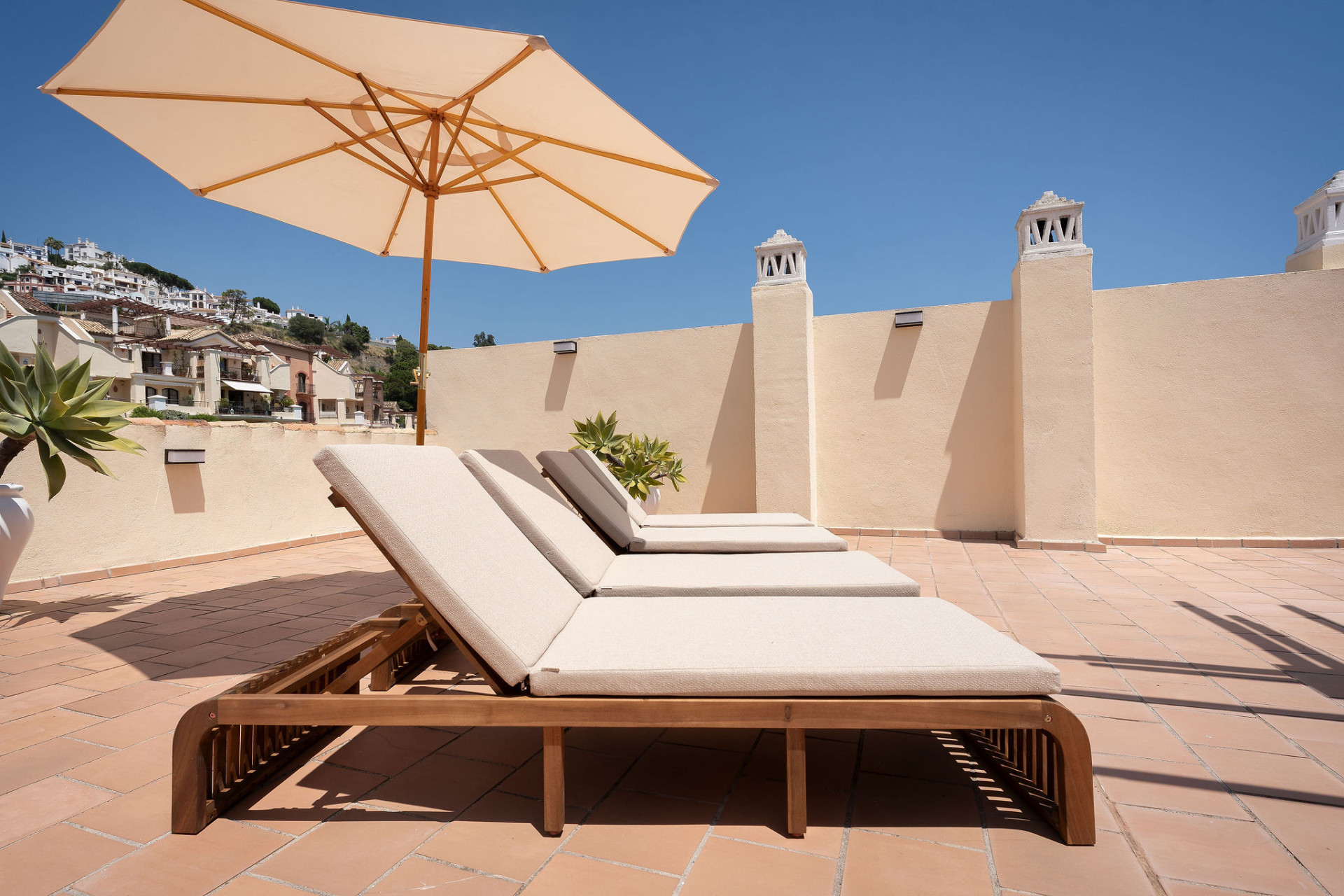 Welcome to this beautifully renovated penthouse offering bright, contemporary living in a tranquil Andalusian urbanization! · Photo 30