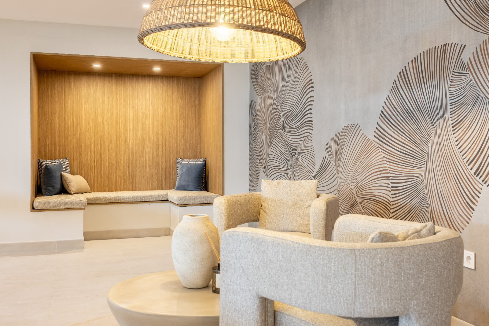 Contemporary Apartment with Exceptional Outdoor Space in Lomas del Higuerón · Photo 36