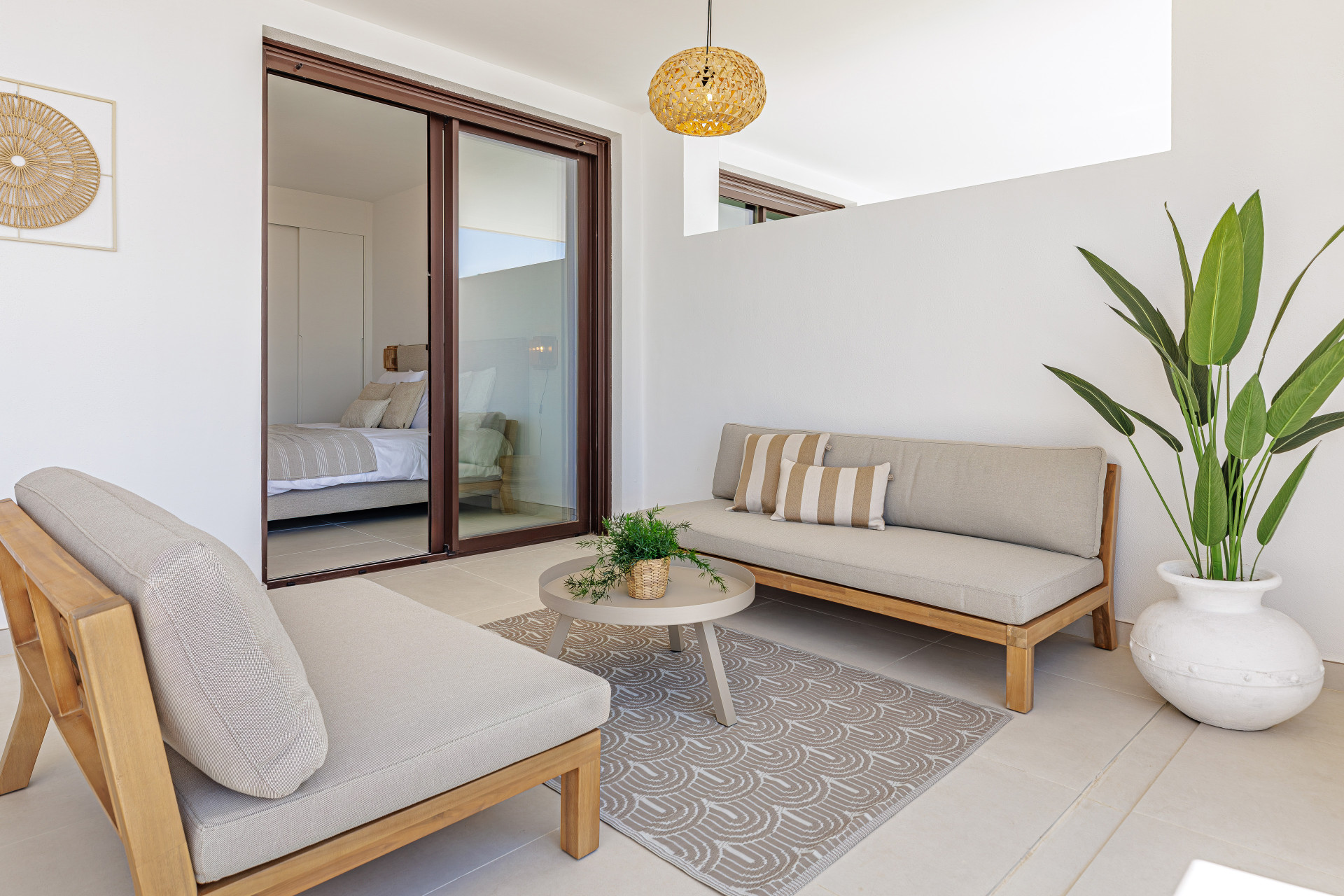 Contemporary Apartment with Exceptional Outdoor Space in Lomas del Higuerón · Photo 23