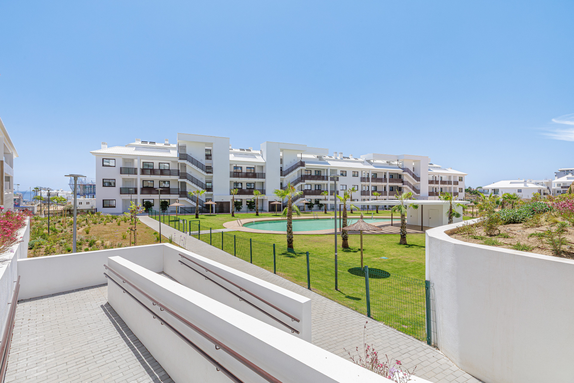 Contemporary Apartment with Exceptional Outdoor Space in Lomas del Higuerón · Photo 26