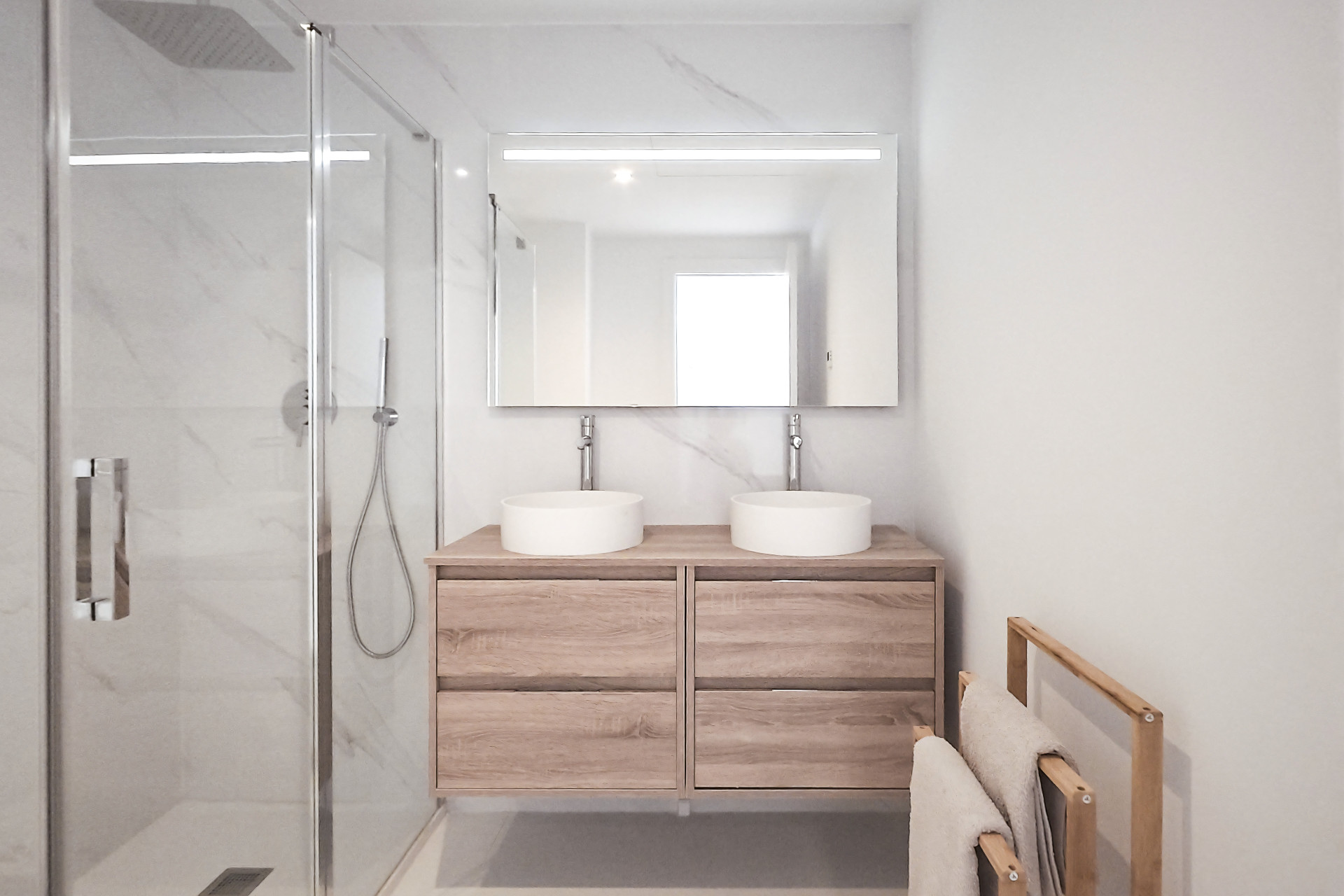 Contemporary Apartment with Exceptional Outdoor Space in Lomas del Higuerón · Photo 19