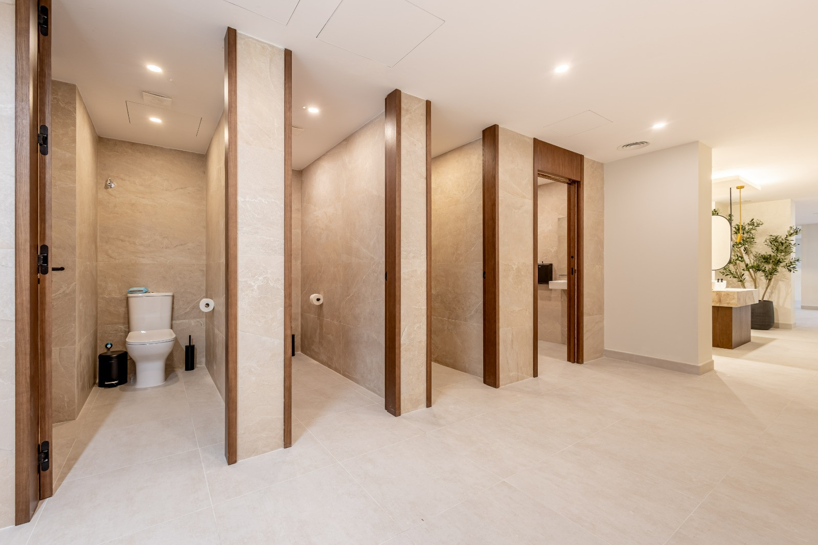 Contemporary Apartment with Exceptional Outdoor Space in Lomas del Higuerón · Photo 34