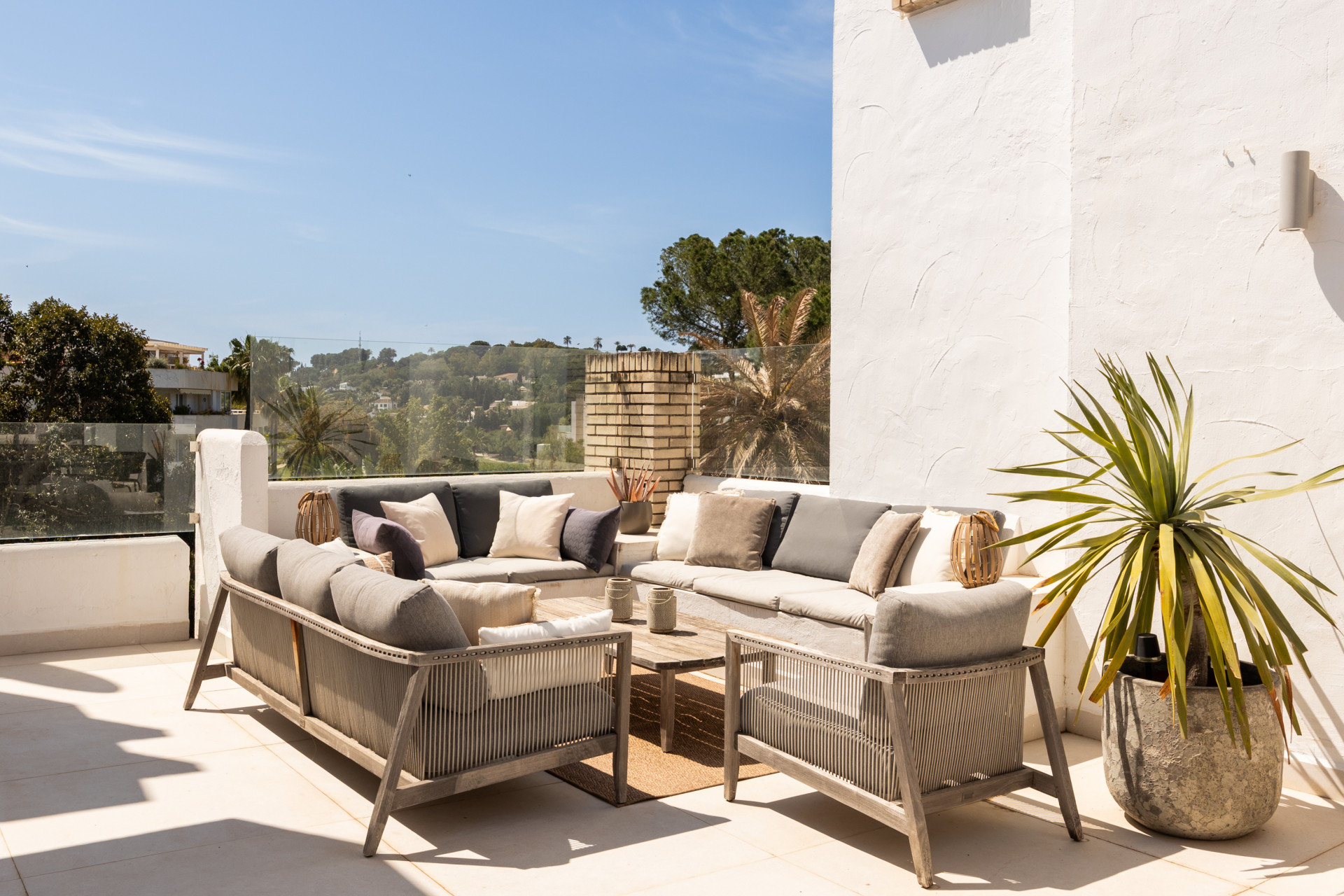 Charming and private duplex apartment located in the heart of Nueva Andalucía’s prestigious Golf Valley · Photo 22