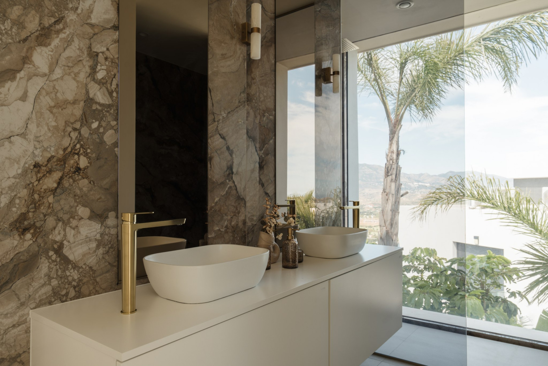 A Design-Led Villa with Panoramic Views in La Cala Golf · Photo 15