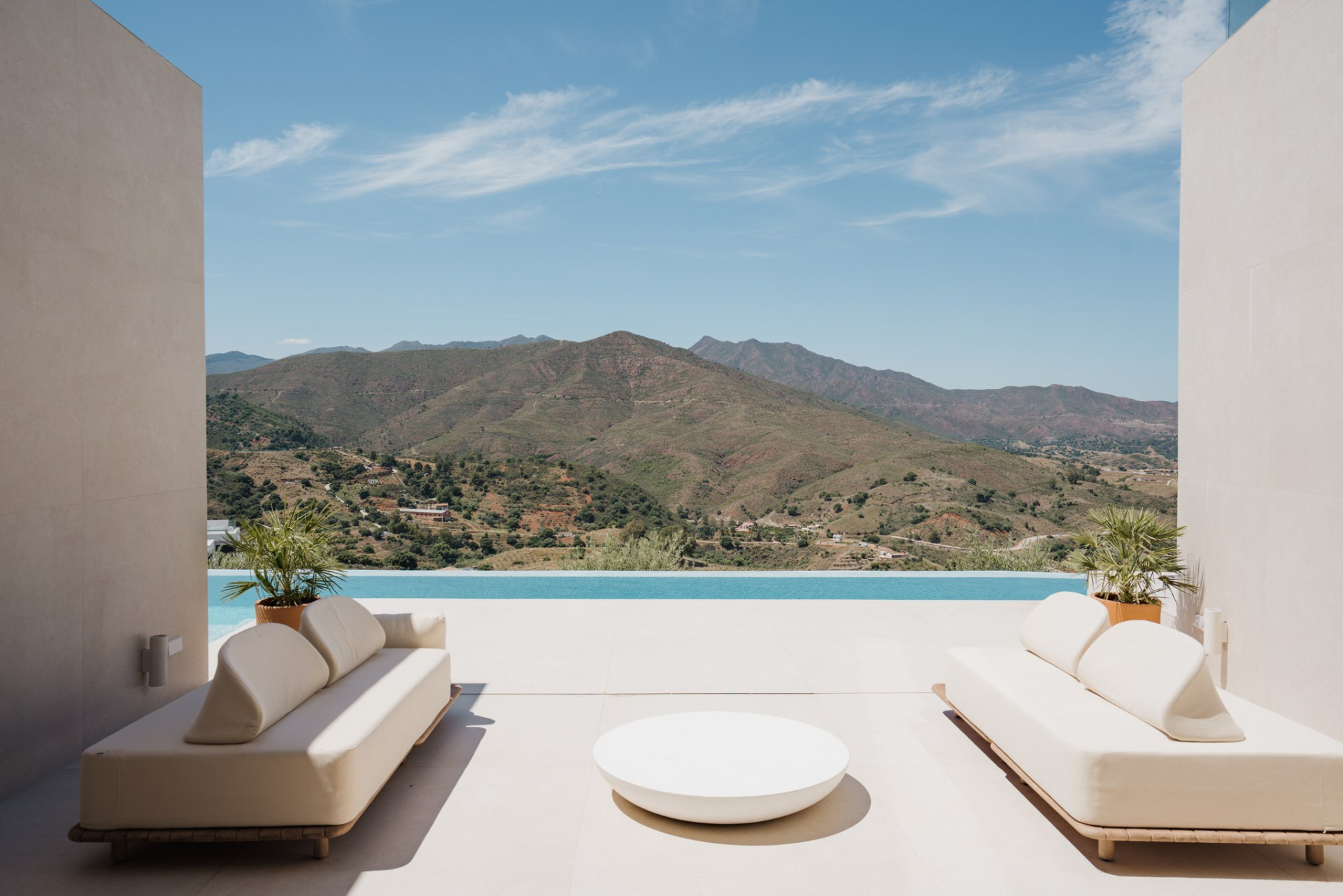 A Design-Led Villa with Panoramic Views in La Cala Golf · Photo 24