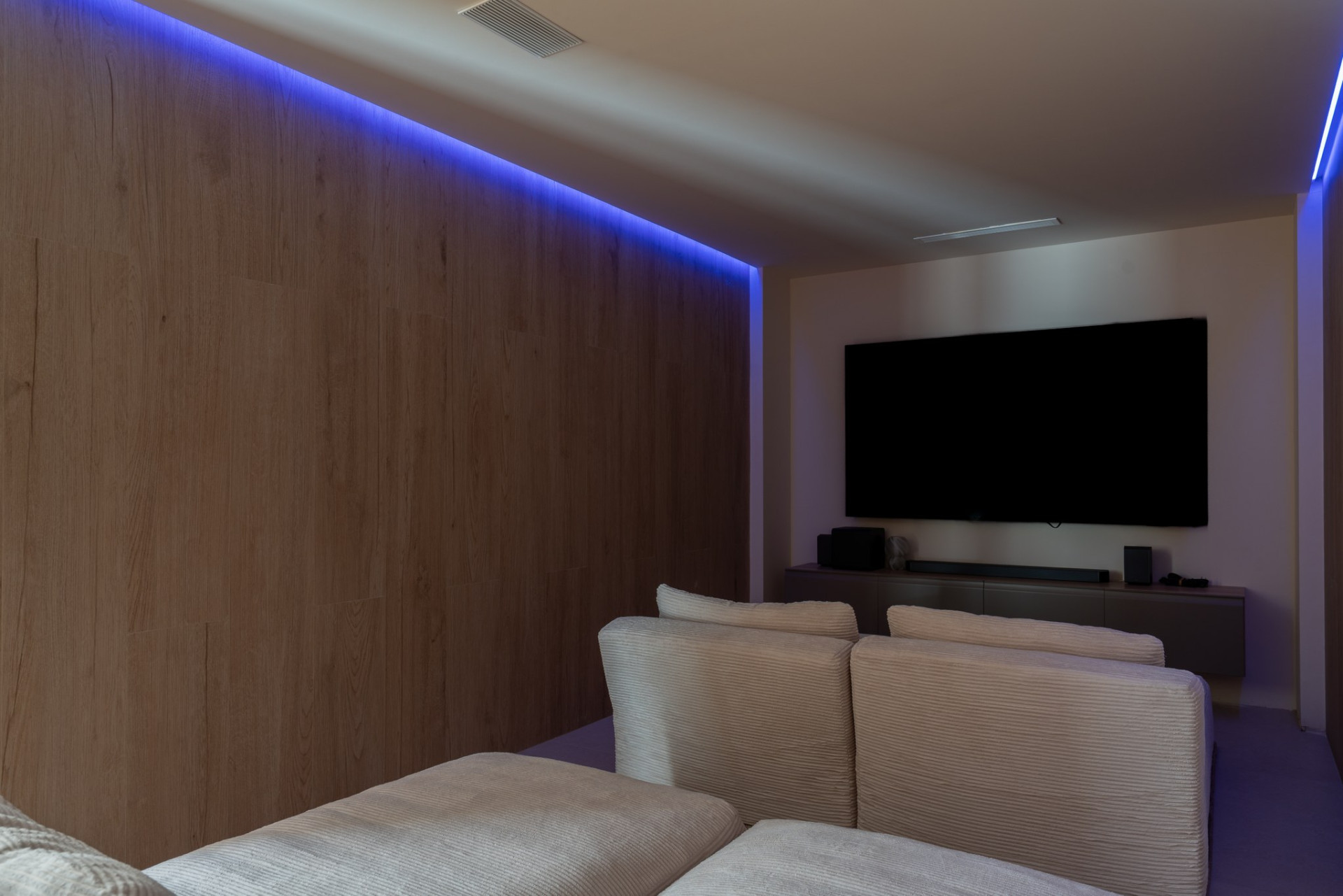 A Design-Led Villa with Panoramic Views in La Cala Golf · Photo 27