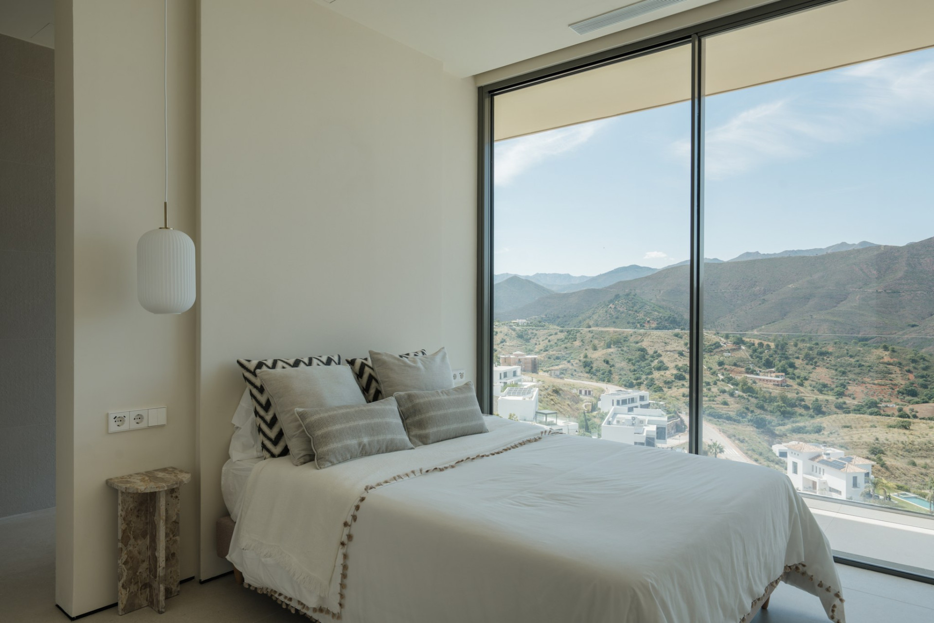 A Design-Led Villa with Panoramic Views in La Cala Golf · Photo 18