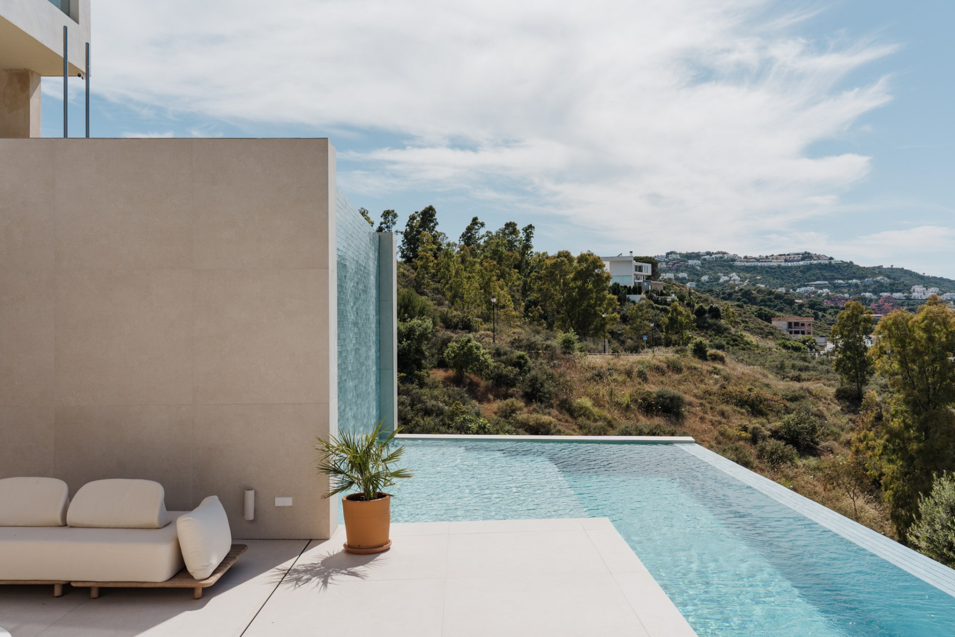 A Design-Led Villa with Panoramic Views in La Cala Golf · Photo 34