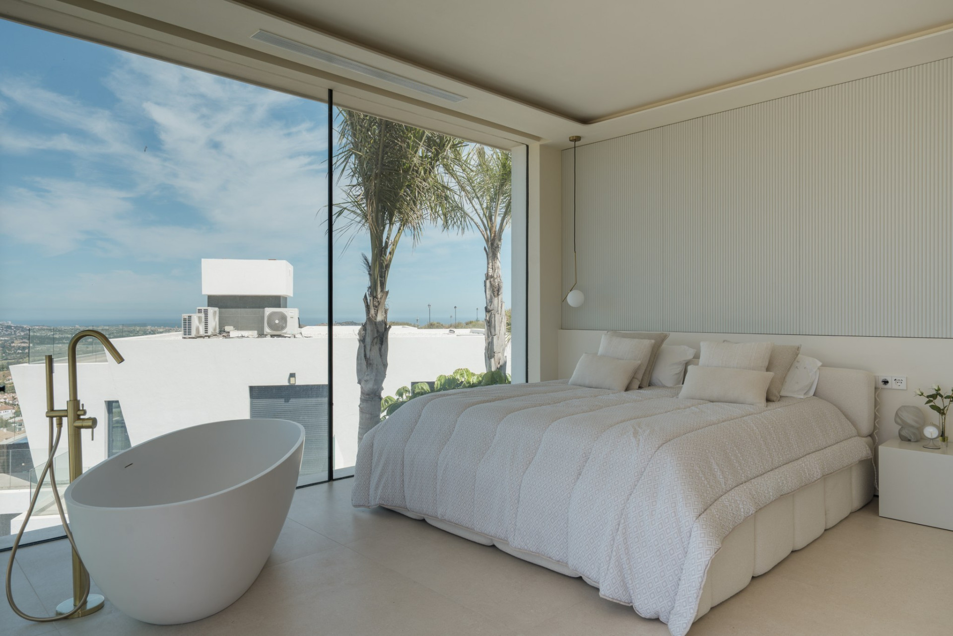 A Design-Led Villa with Panoramic Views in La Cala Golf · Photo 12