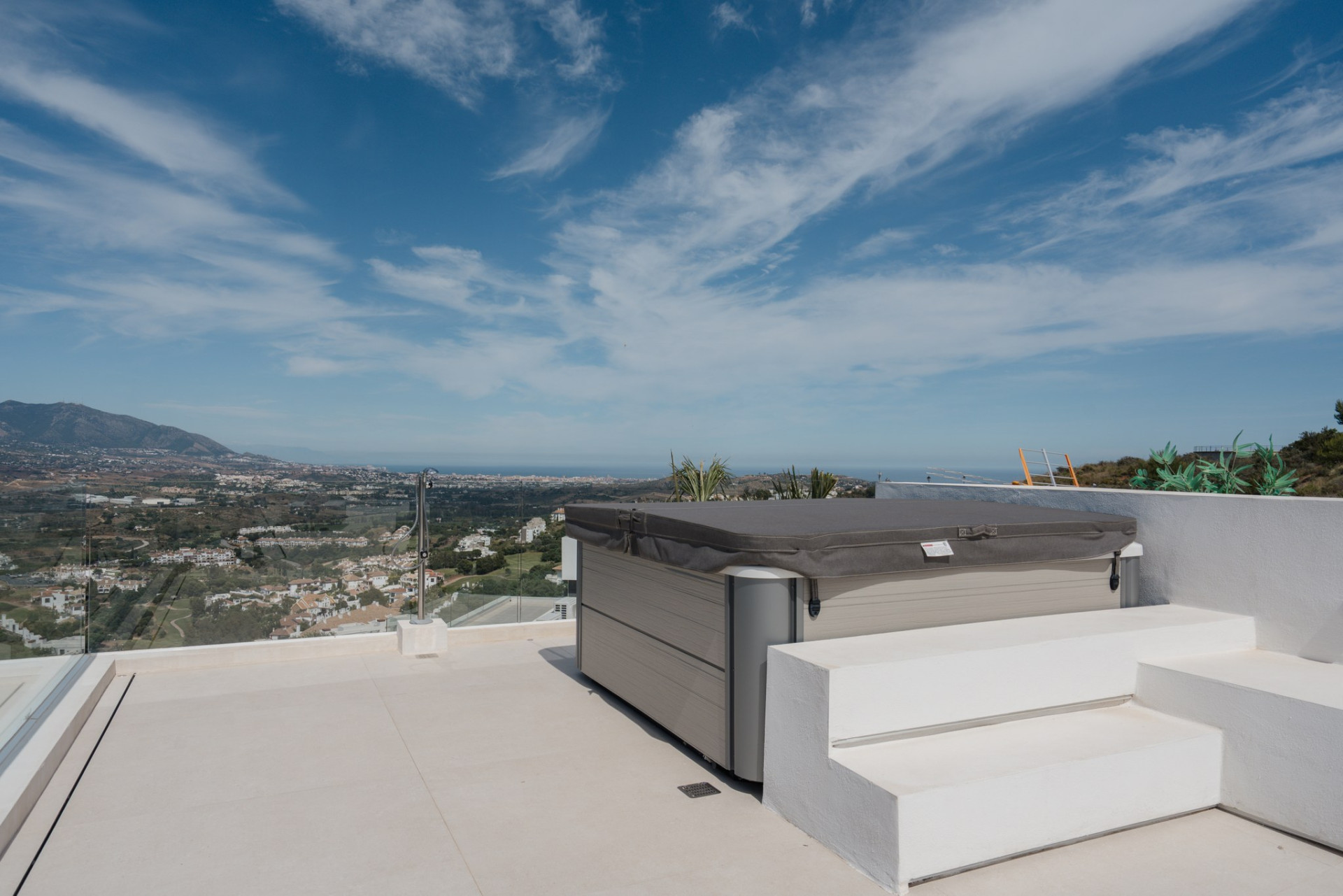 A Design-Led Villa with Panoramic Views in La Cala Golf · Photo 40