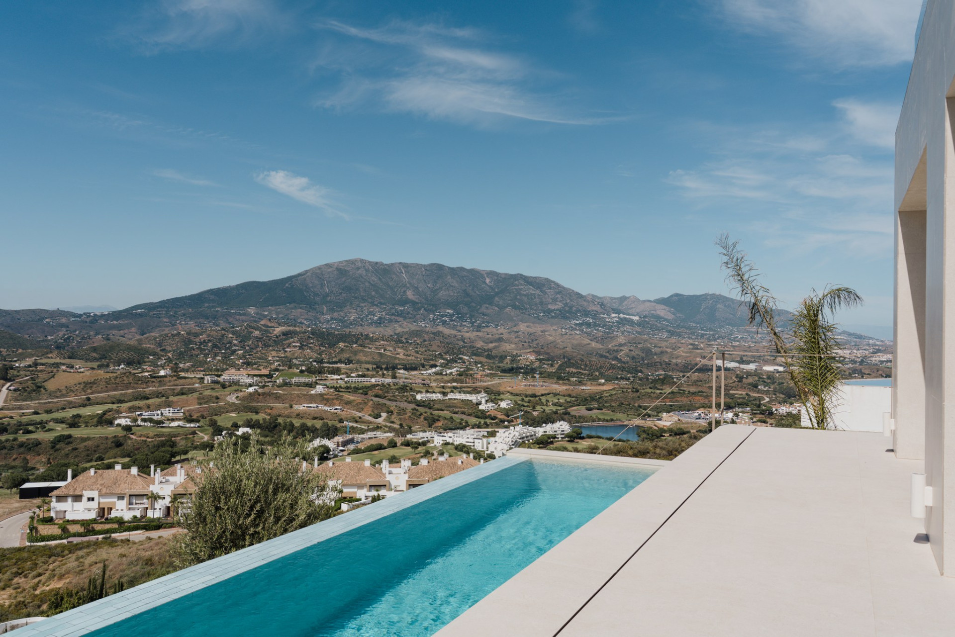 A Design-Led Villa with Panoramic Views in La Cala Golf · Photo 37