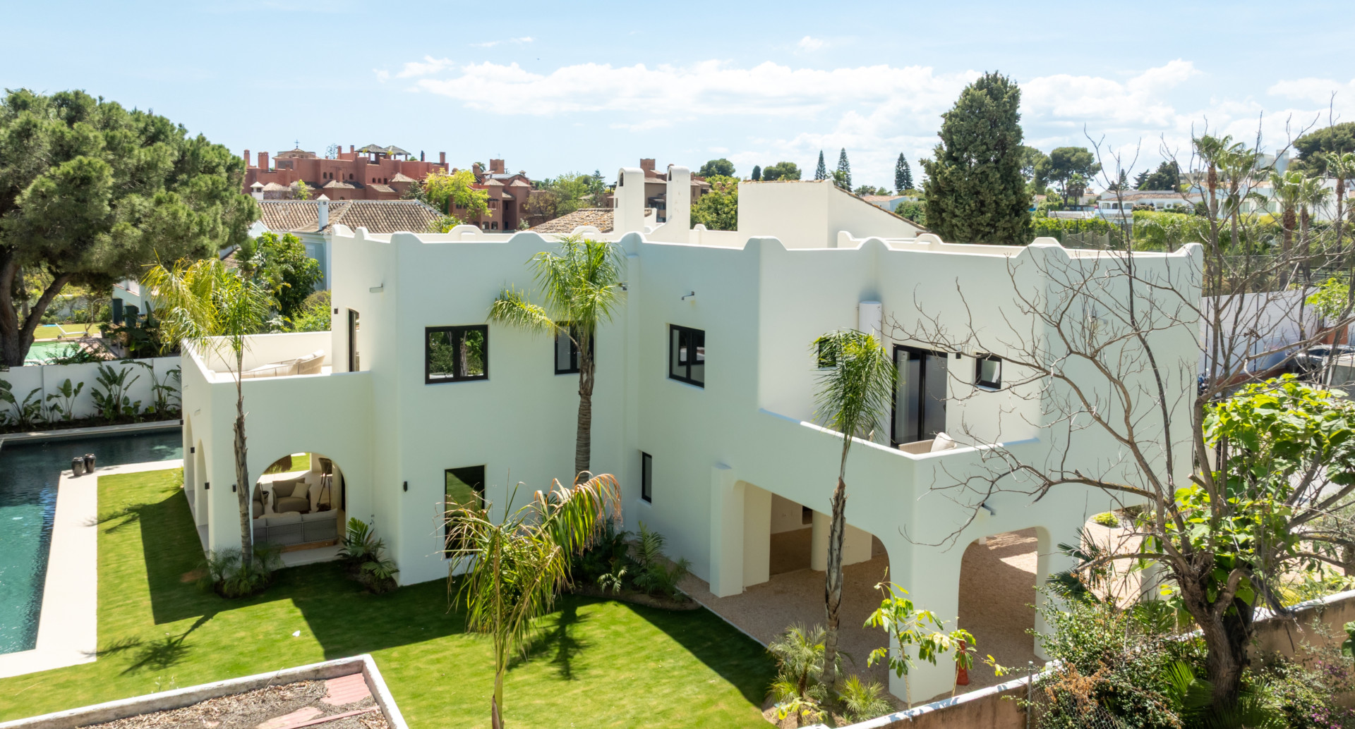 Contemporary Elegance Steps from the Sea in Guadalmina Casasola, Marbella · Photo 42