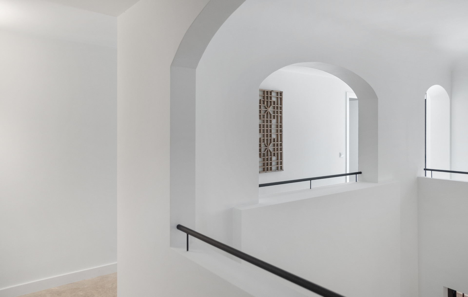 Contemporary Elegance Steps from the Sea in Guadalmina Casasola, Marbella · Photo 31
