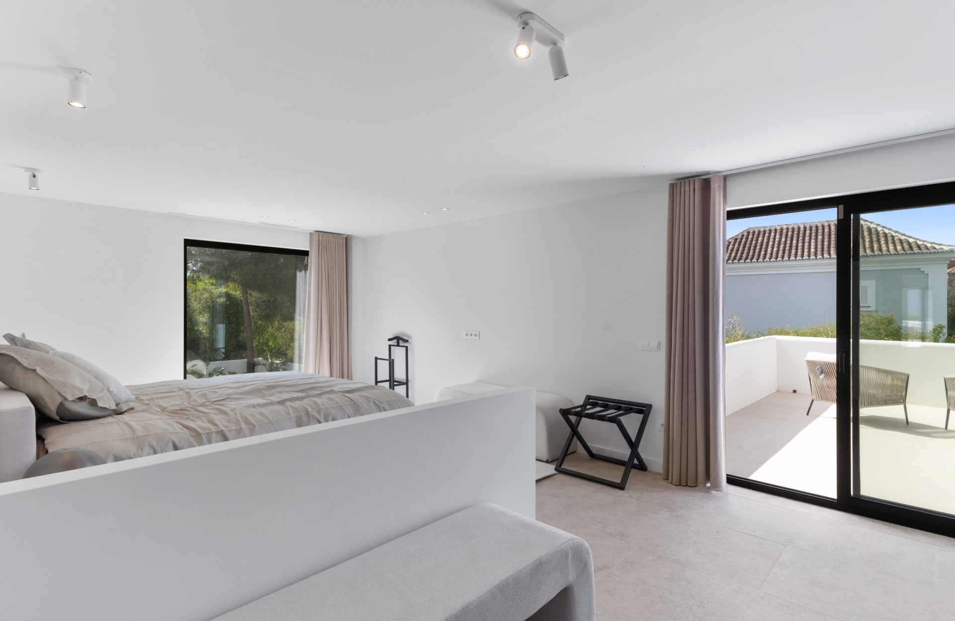 Contemporary Elegance Steps from the Sea in Guadalmina Casasola, Marbella · Photo 26