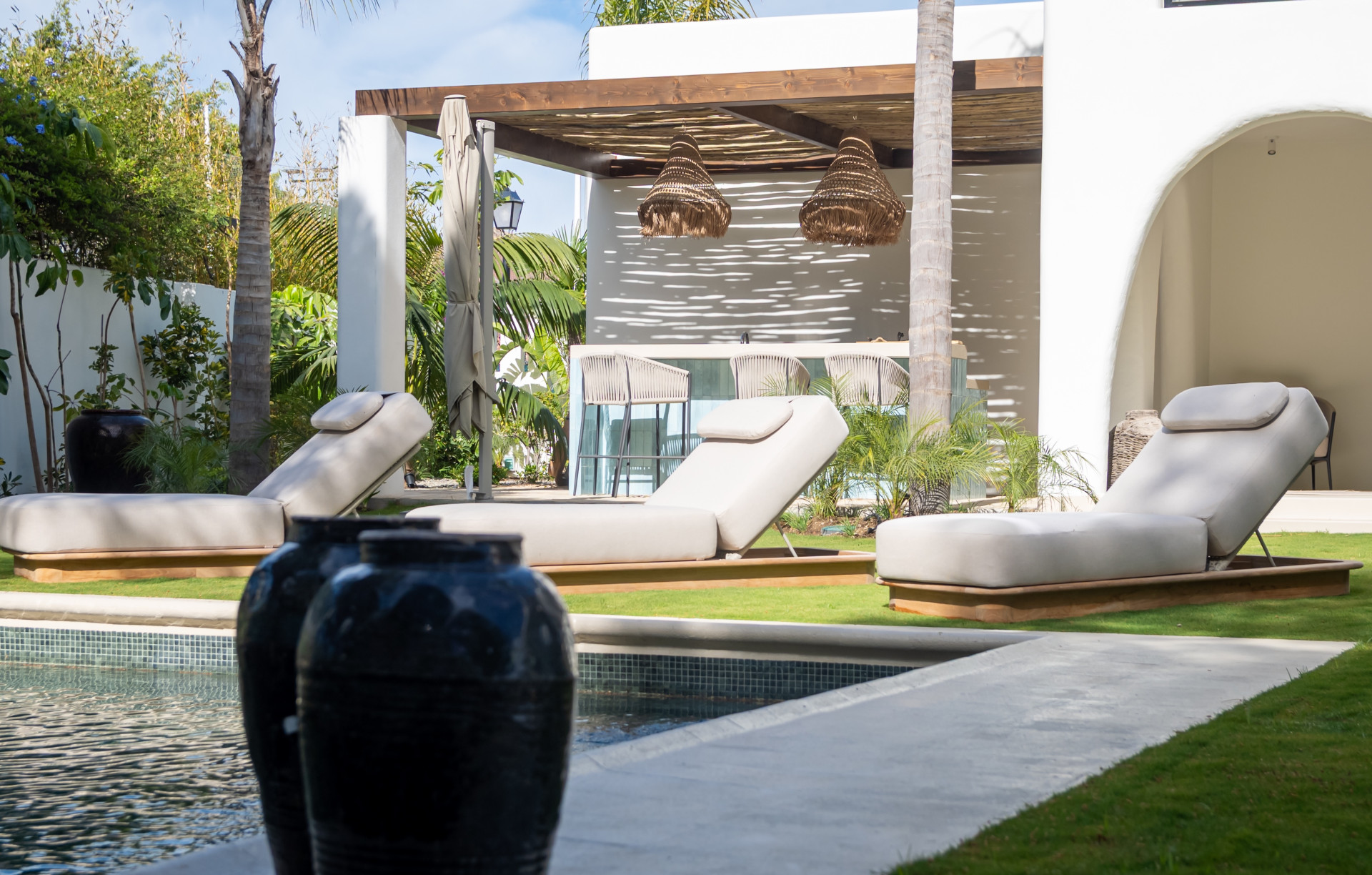 Contemporary Elegance Steps from the Sea in Guadalmina Casasola, Marbella · Photo 37