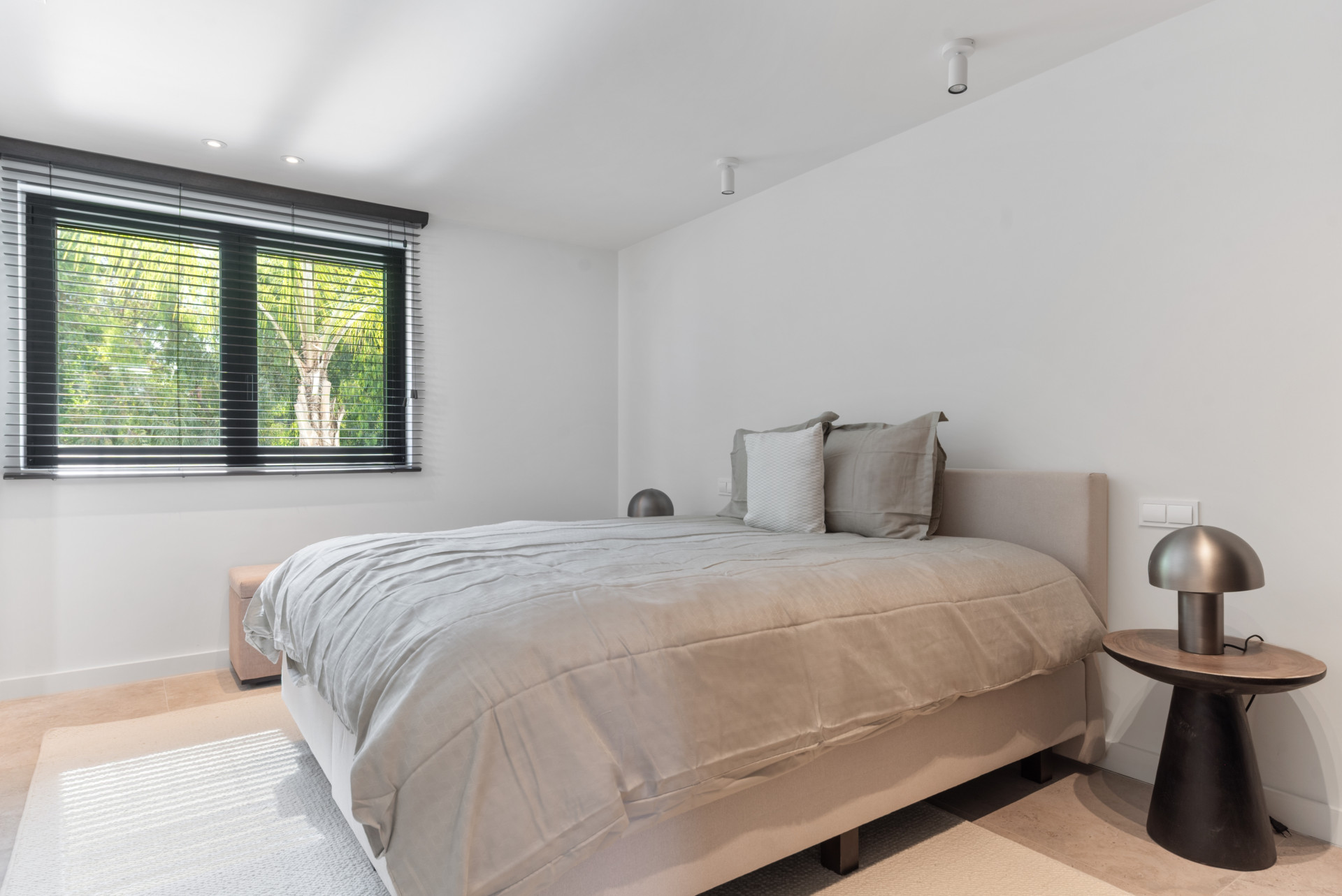 Contemporary Elegance Steps from the Sea in Guadalmina Casasola, Marbella · Photo 29