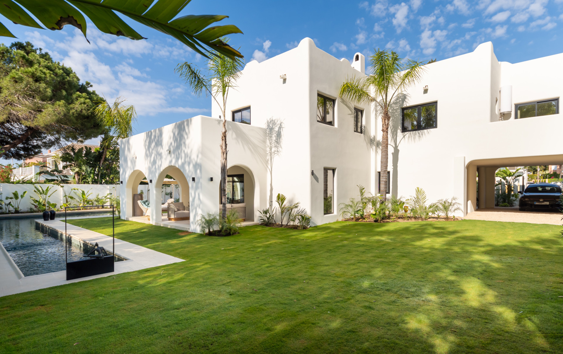 Contemporary Elegance Steps from the Sea in Guadalmina Casasola, Marbella · Photo 12