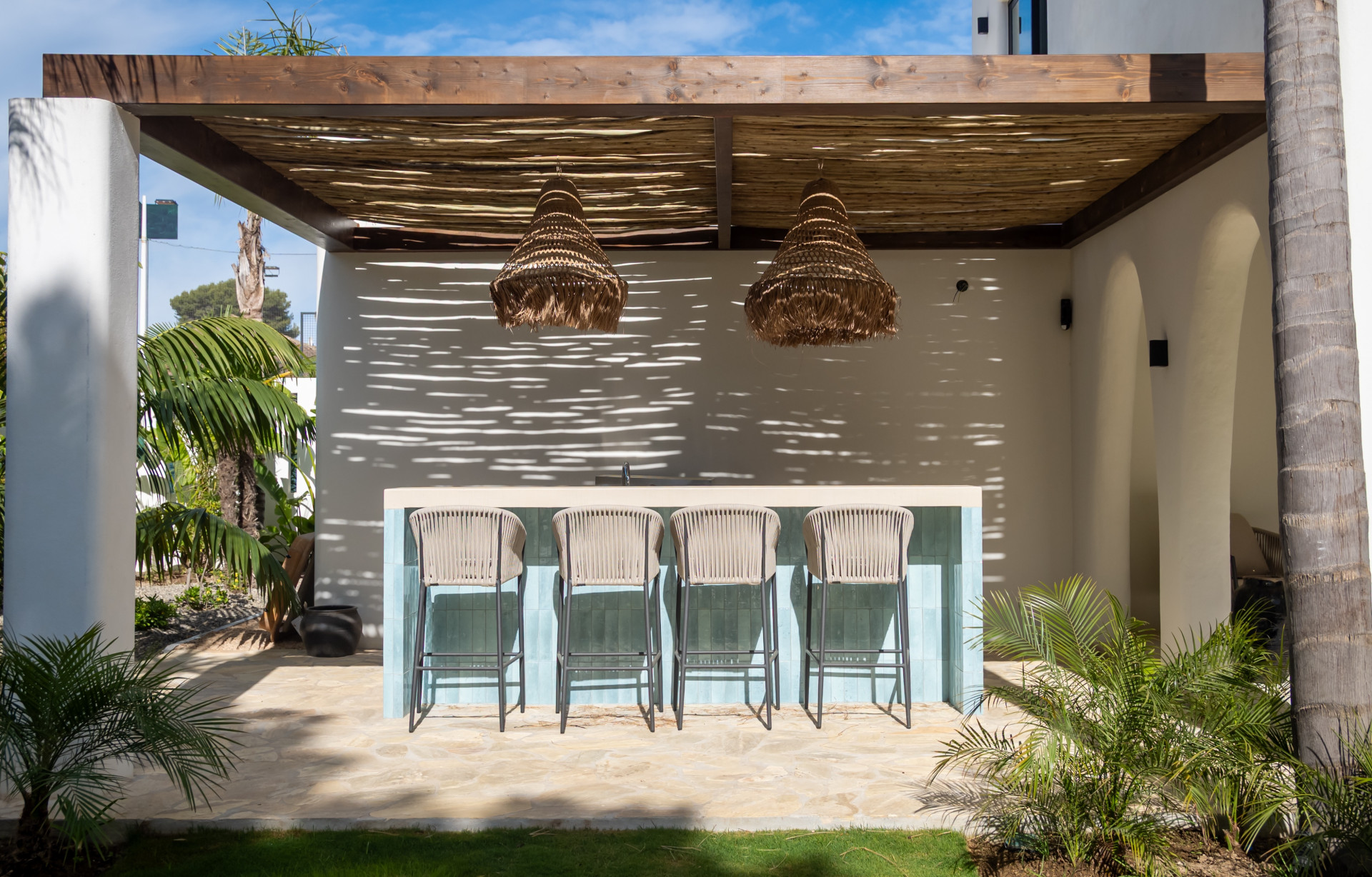 Contemporary Elegance Steps from the Sea in Guadalmina Casasola, Marbella · Photo 34