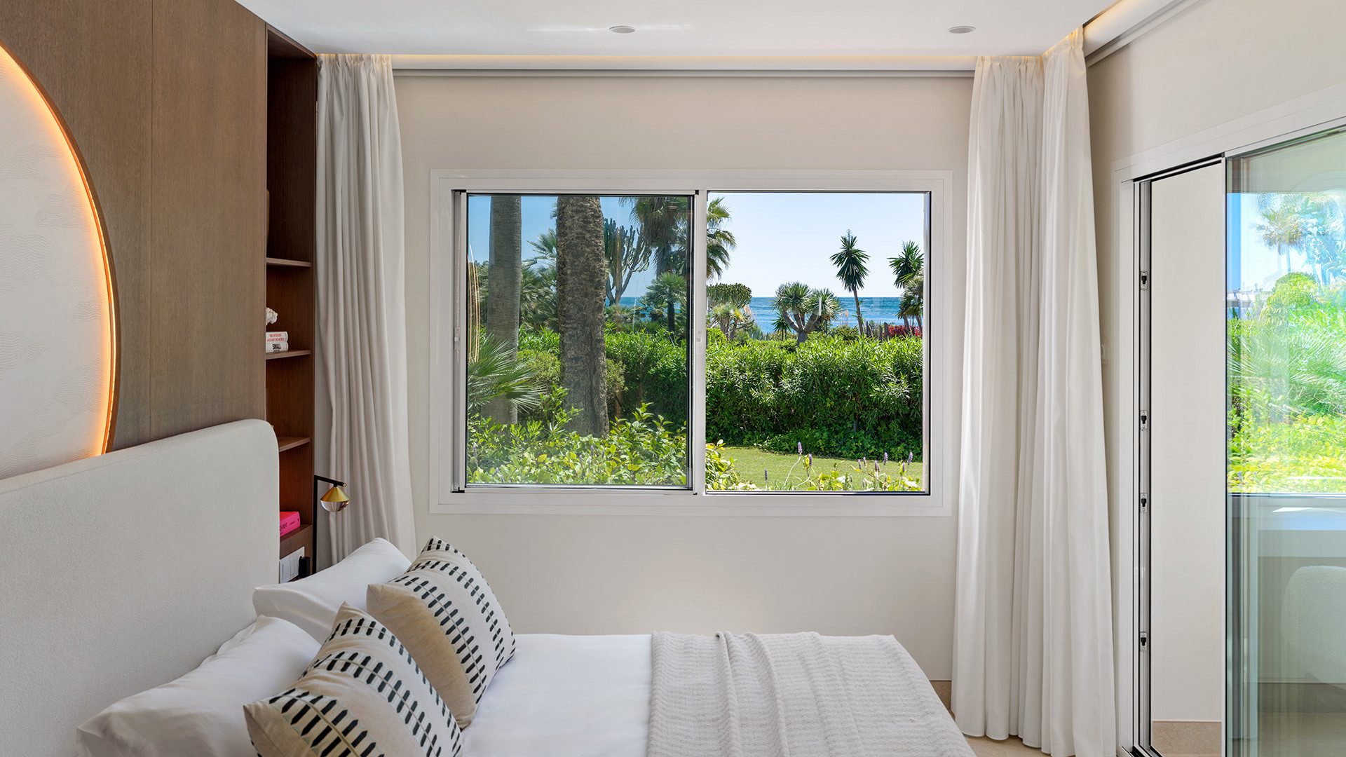 Beachfront 3-Bedroom Ground Floor Apartment for Sale in Costalita, Estepona | New Golden Mile · Photo 30