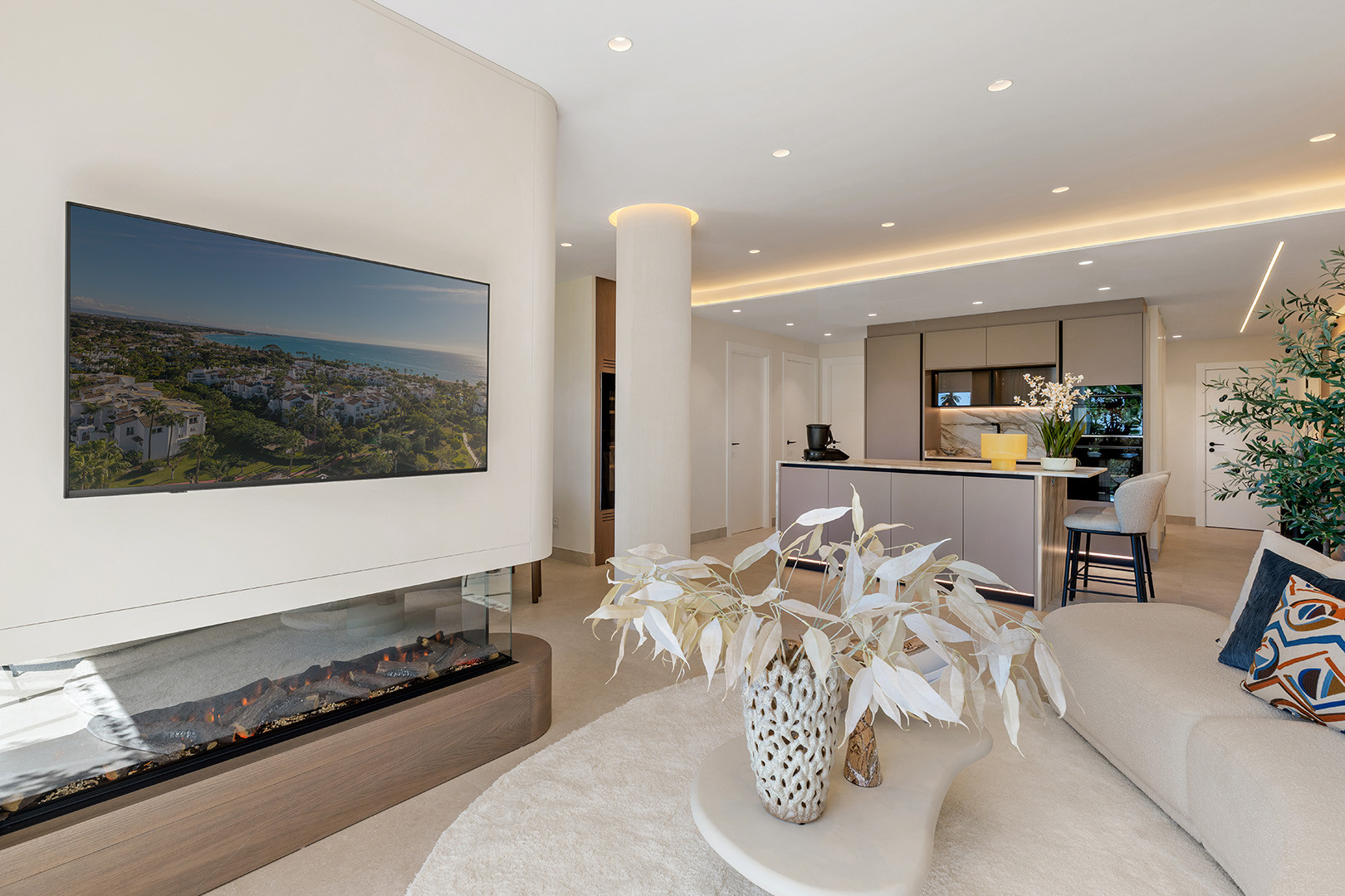 Beachfront 3-Bedroom Ground Floor Apartment for Sale in Costalita, Estepona | New Golden Mile · Photo 19
